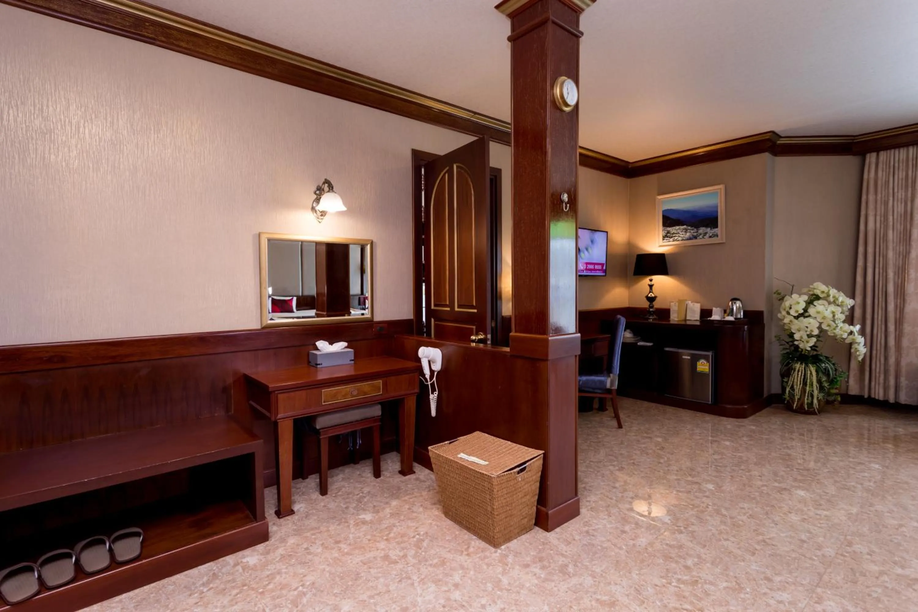 Living room in Erawan Hotel