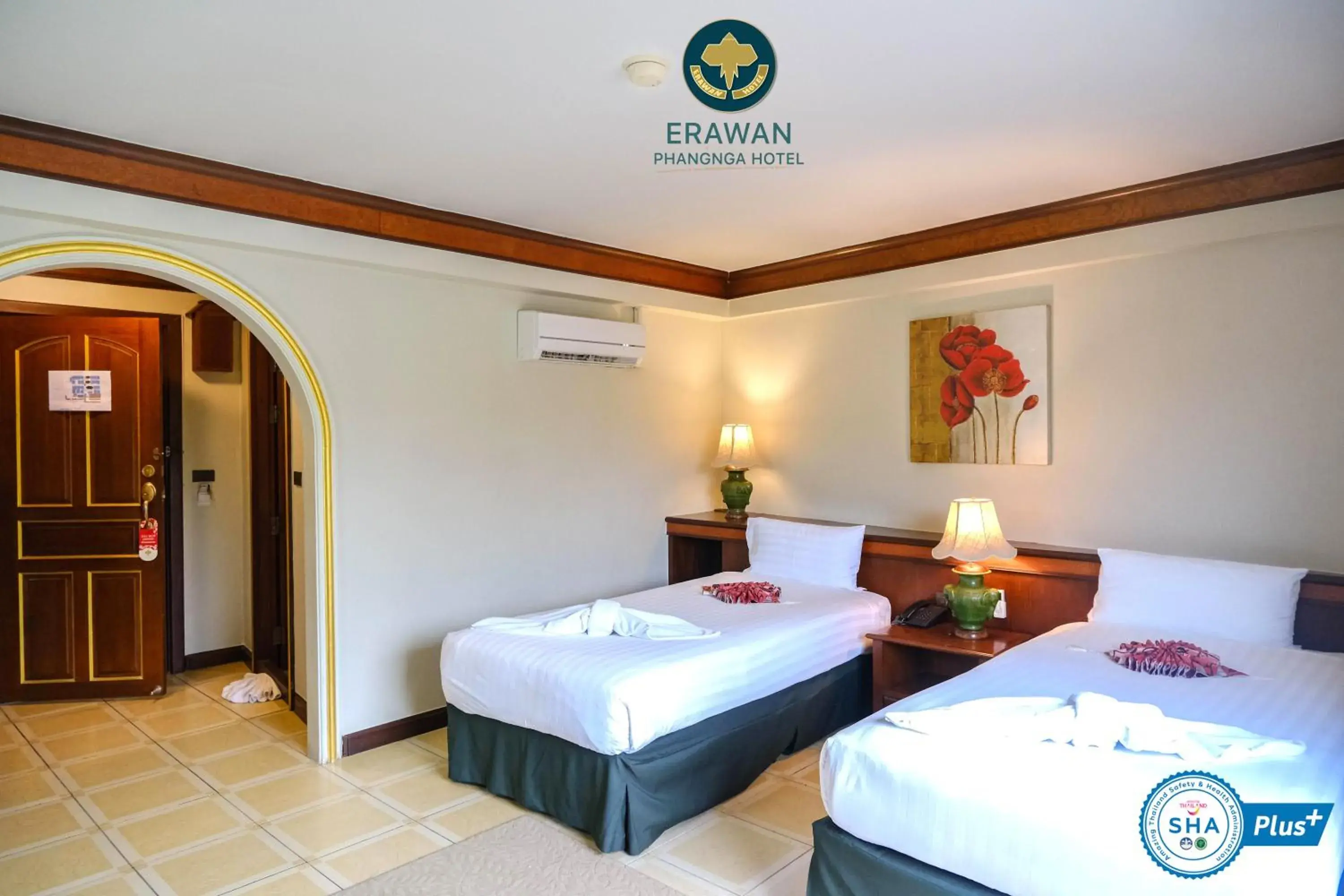 Superior Twin Room in Erawan Hotel Superior Twin Room in Erawan Hotel