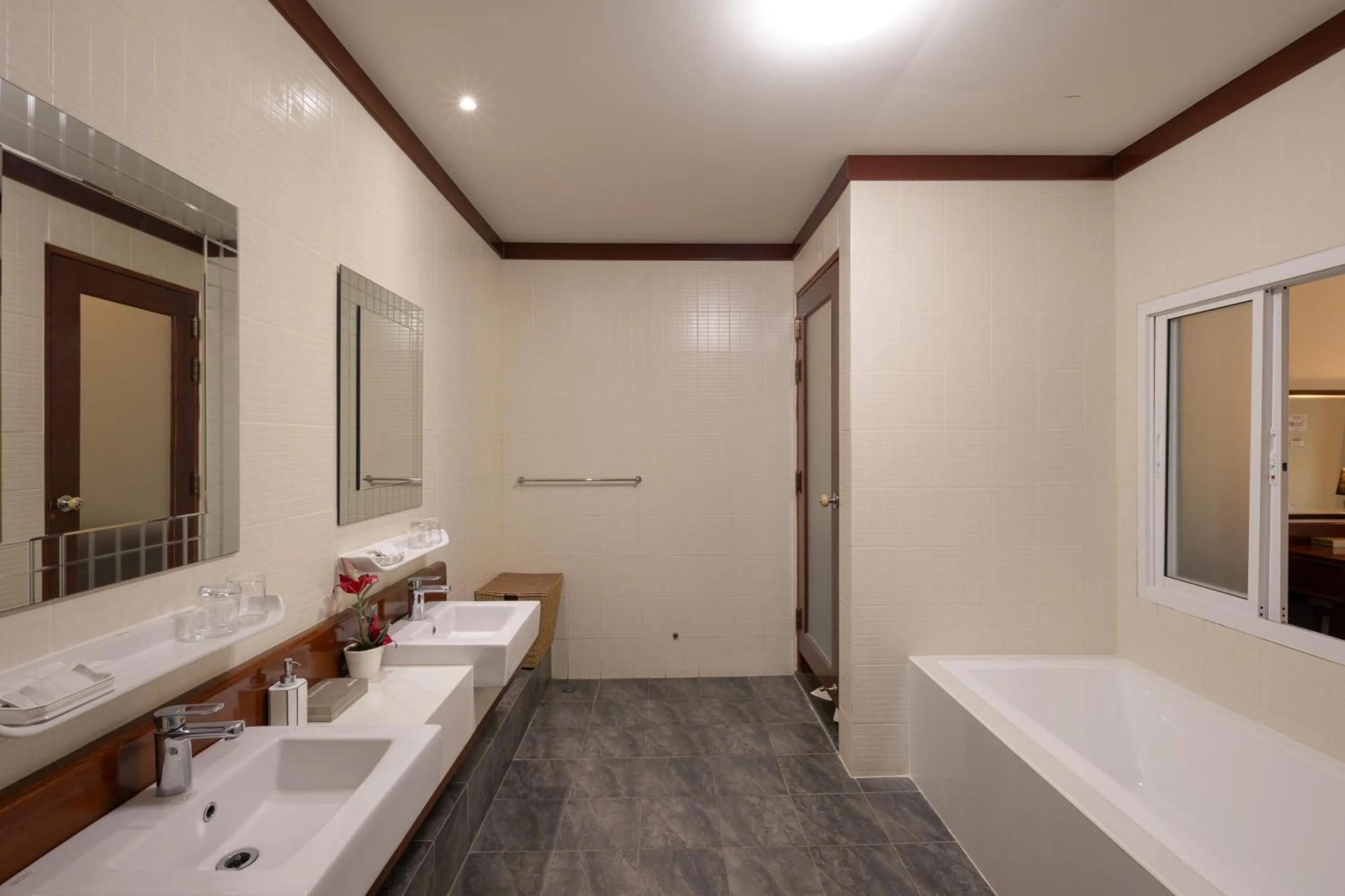 Erawan Hotel,Natai Beach