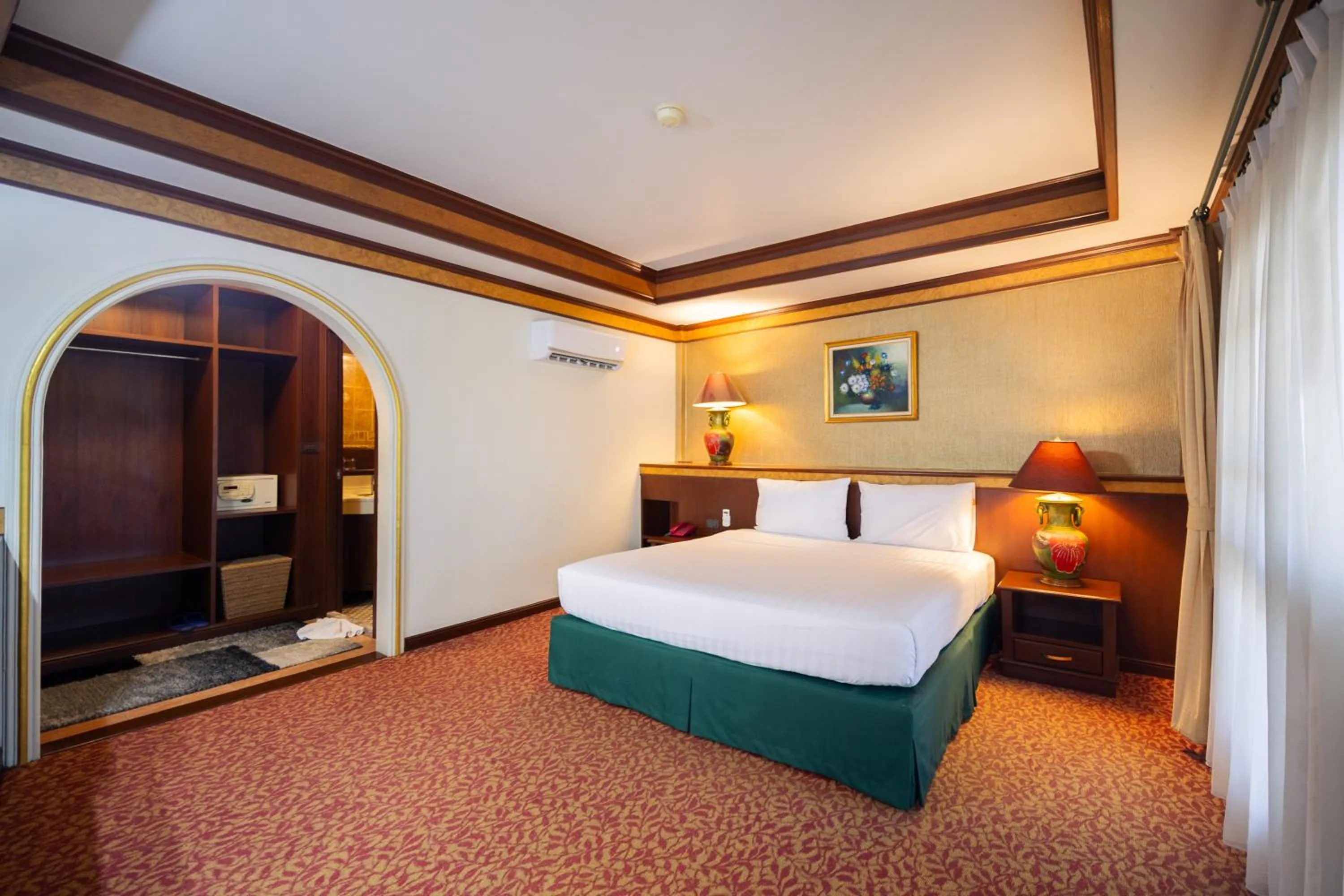 Deluxe Suite in Erawan Phangnga Hotel, Natai Beach