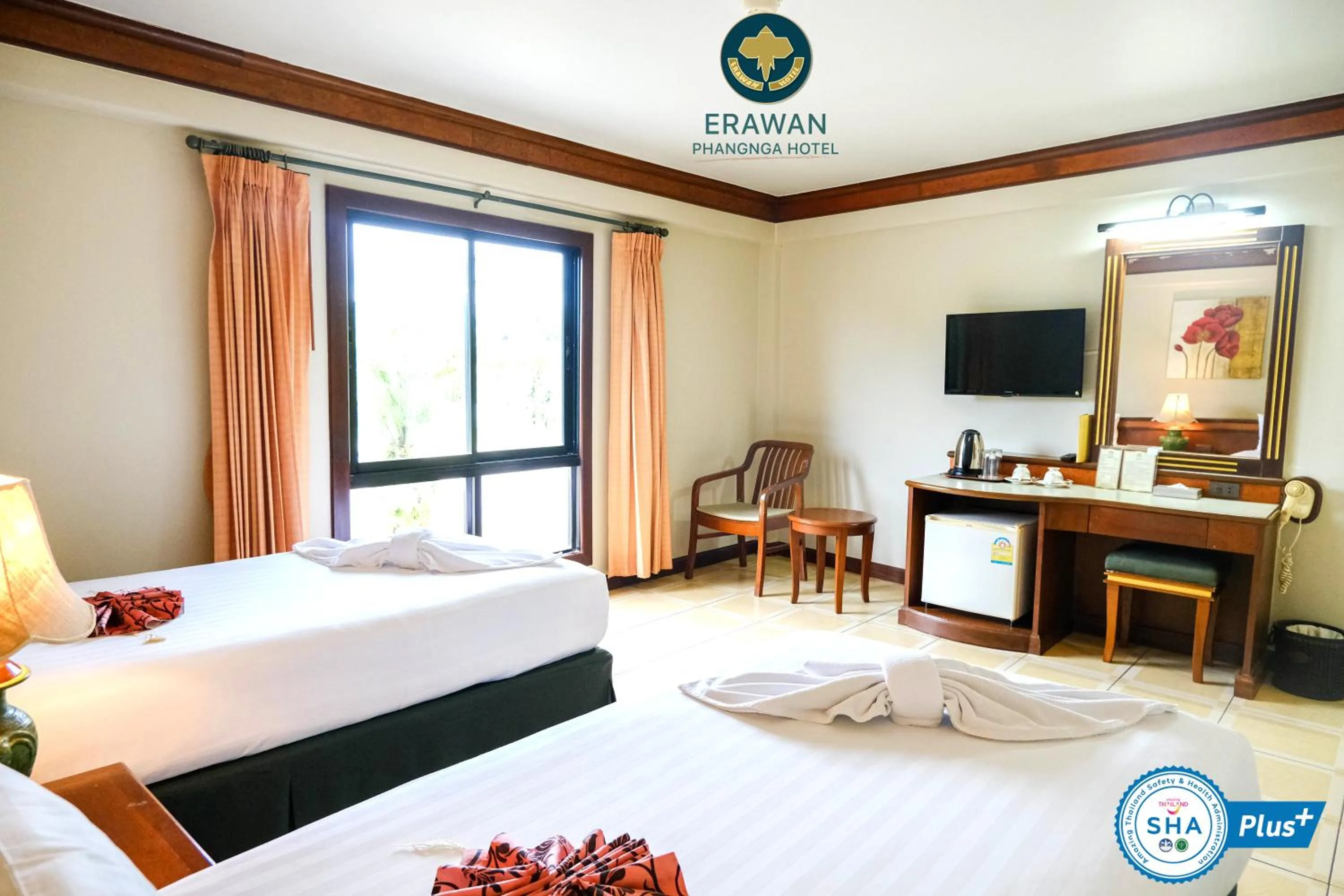 Bedroom, Bed in Erawan Hotel