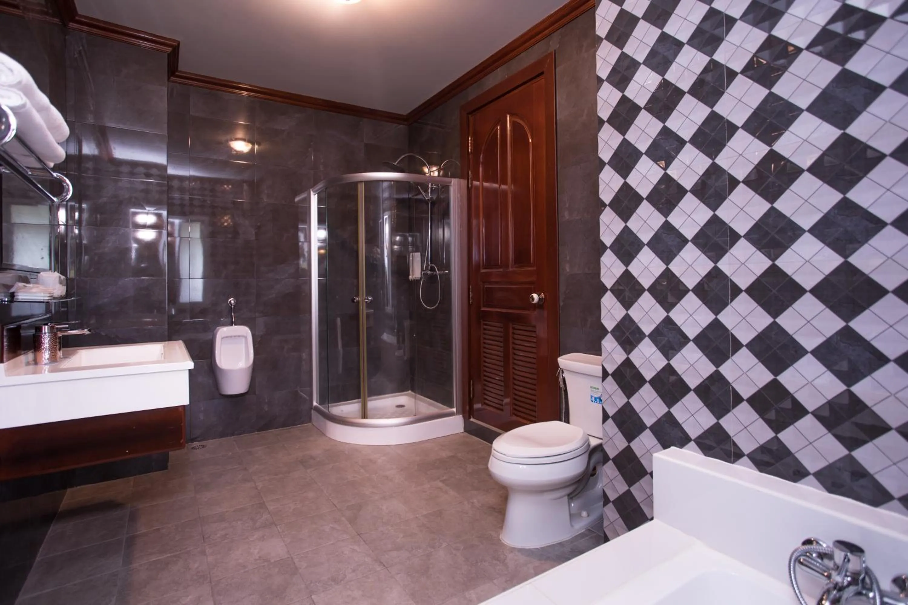 Toilet in Erawan Hotel