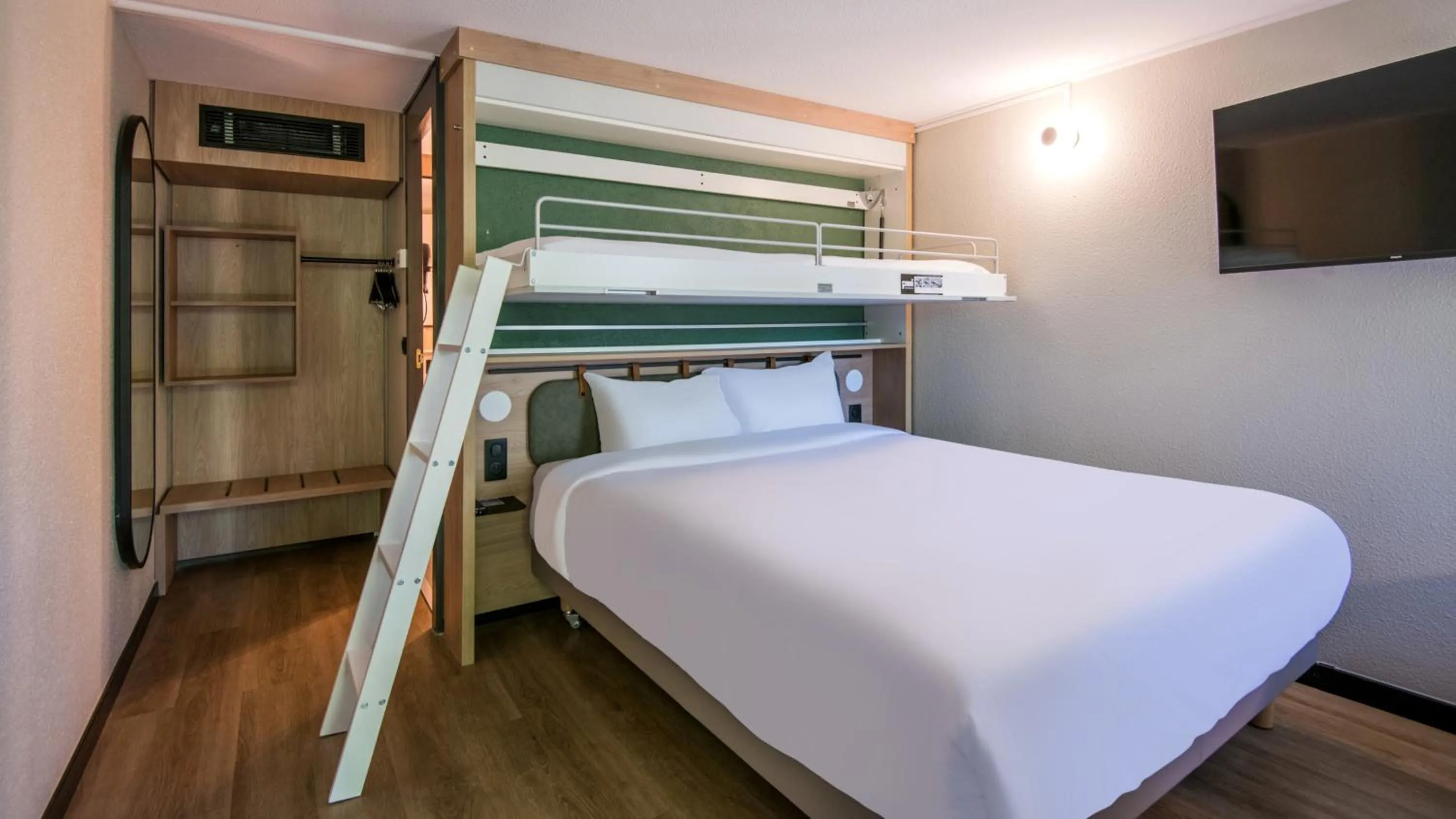 Bedroom, Bed in Campanile NATURE - Rodez