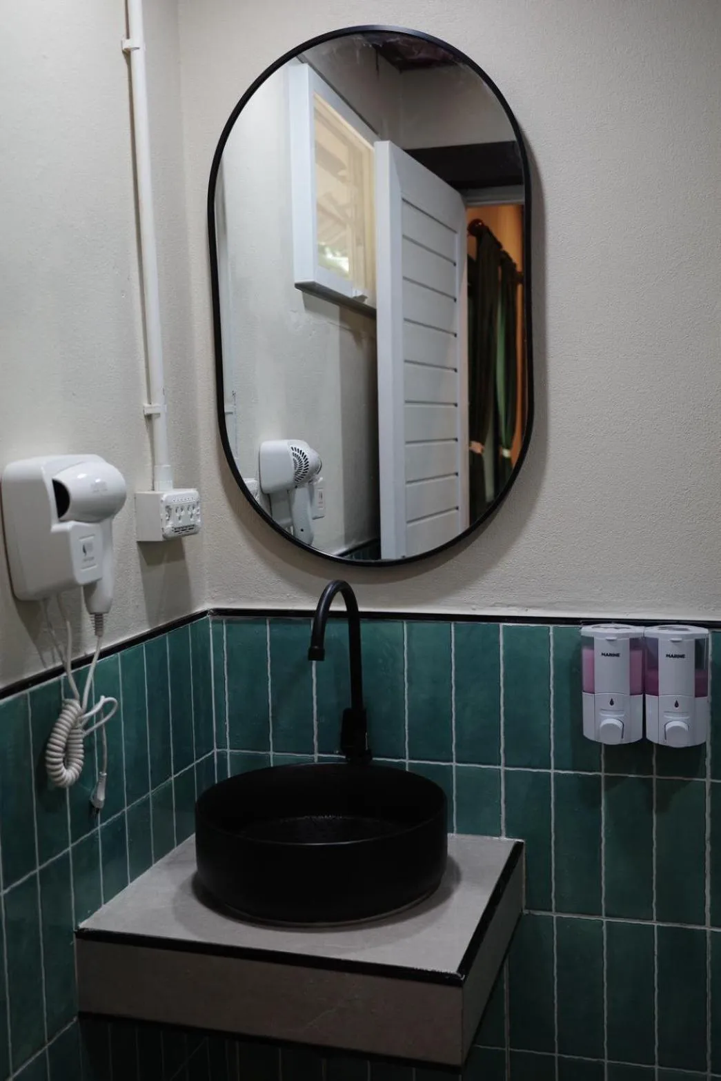 Khao Sok Green Mountain View