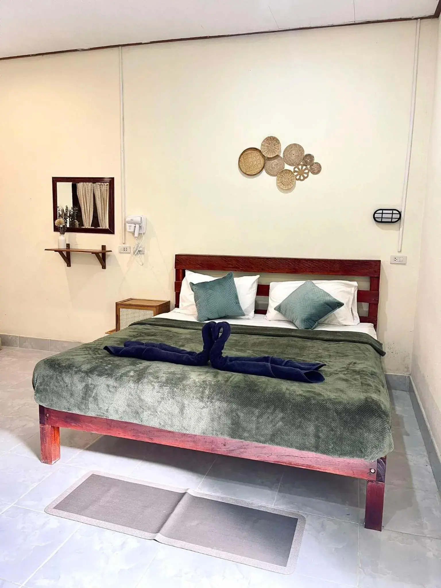 Deluxe Quadruple Room in Khao Sok Green Mountain View Deluxe Quadruple Room in Khao Sok Green Mountain View