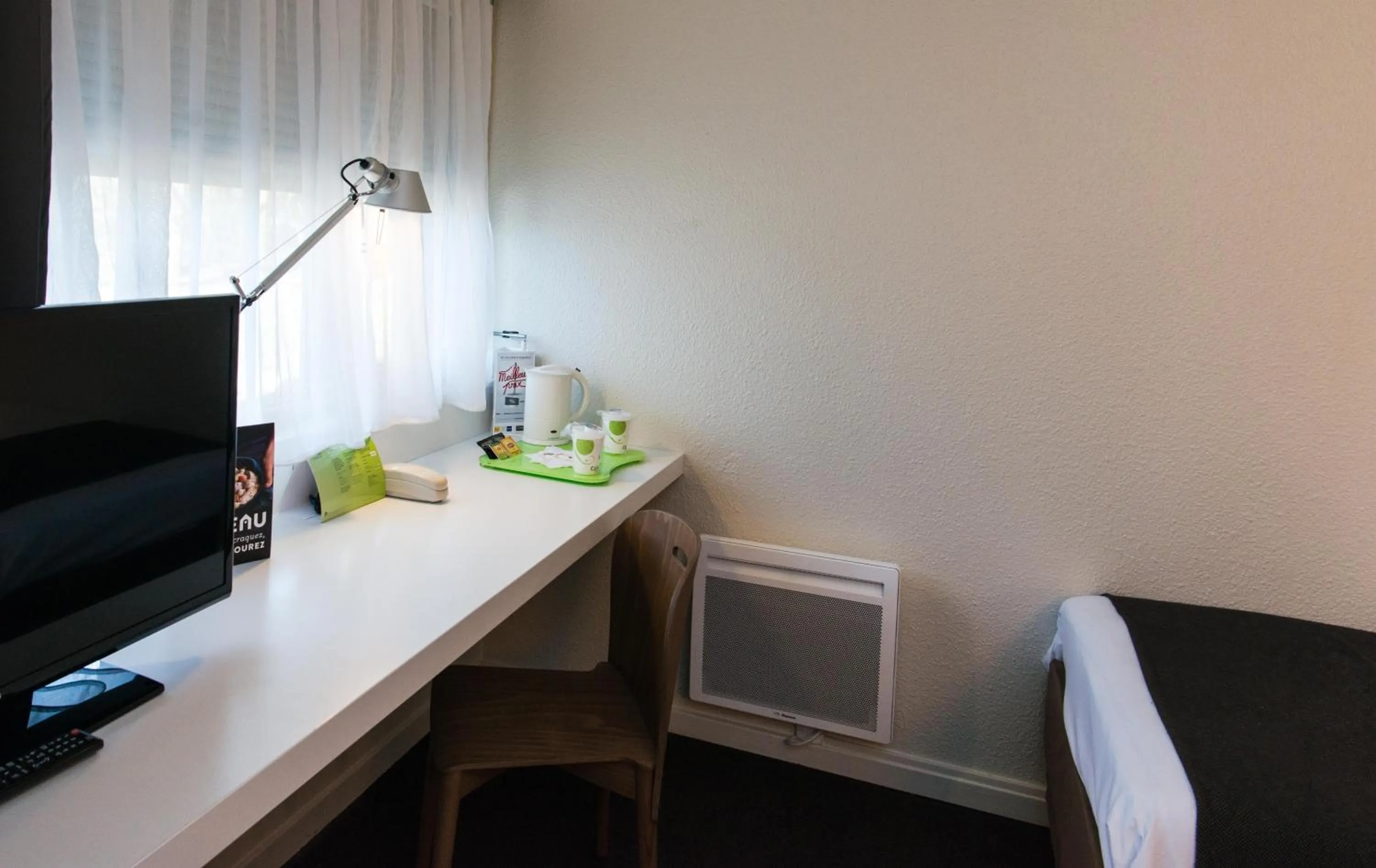 Bedroom in Campanile Agen