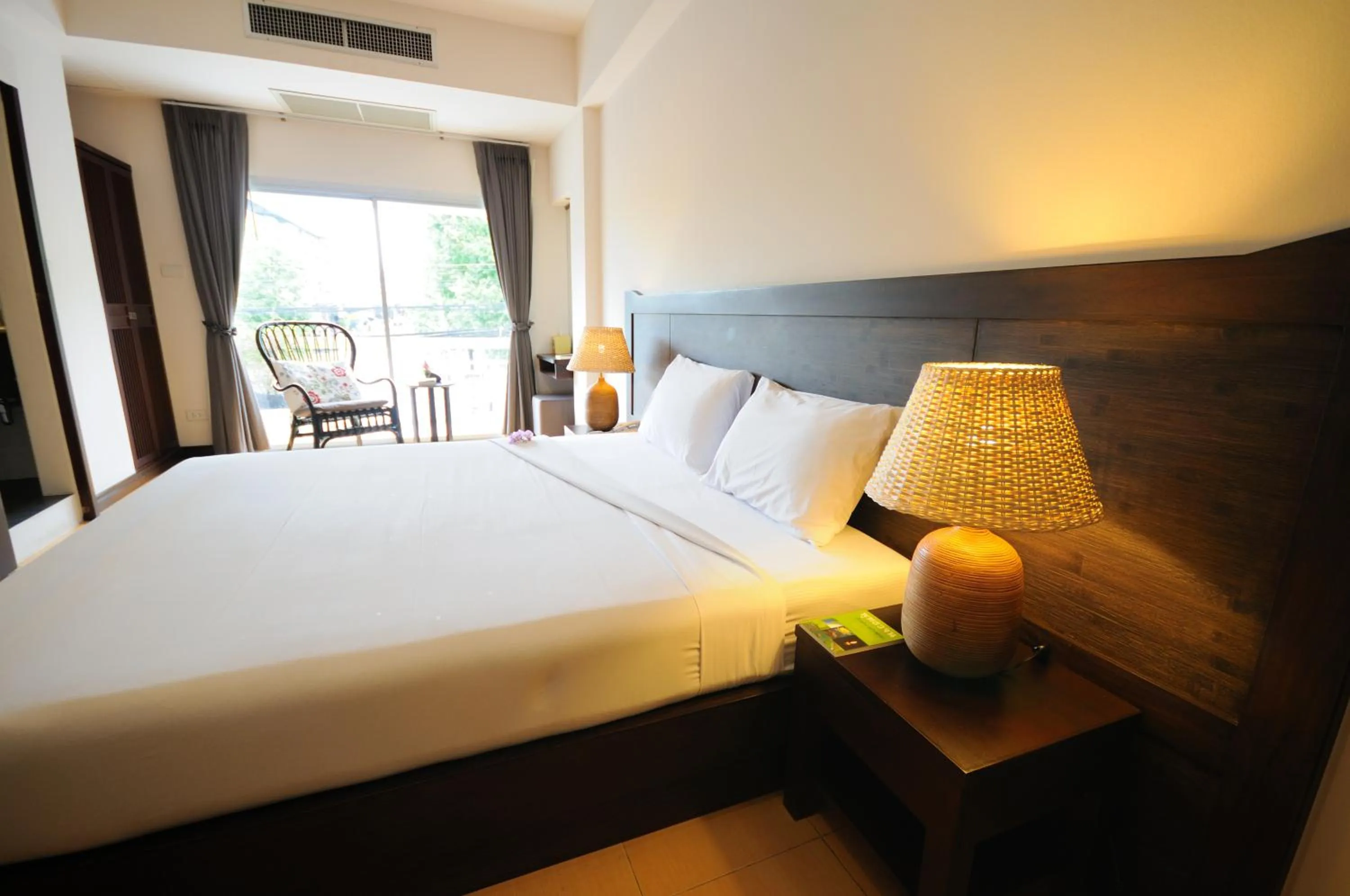 Bedroom, Bed in Kasemsarn Hotel Chanthaburi