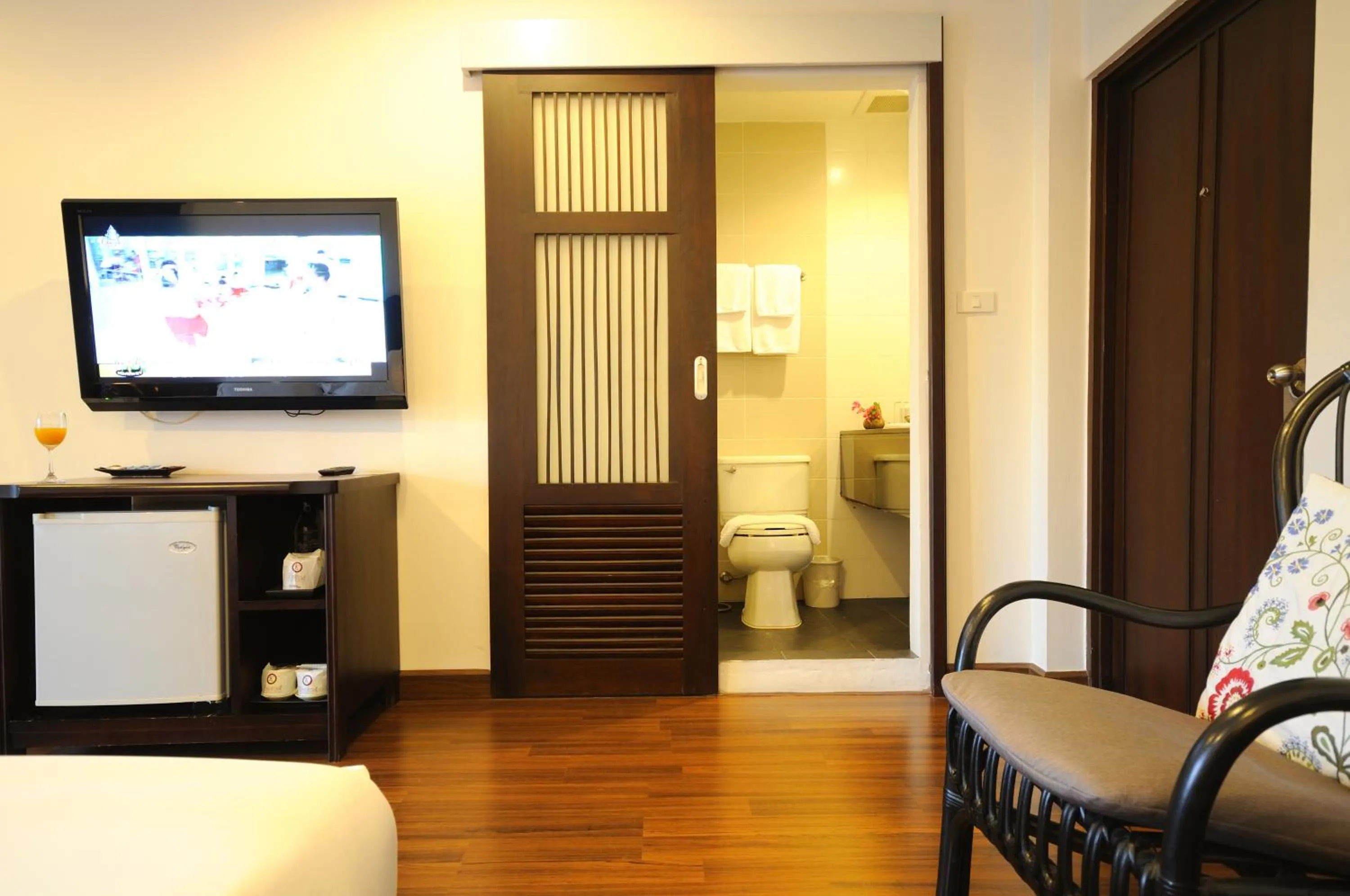 TV and multimedia, Bed in Kasemsarn Hotel Chanthaburi