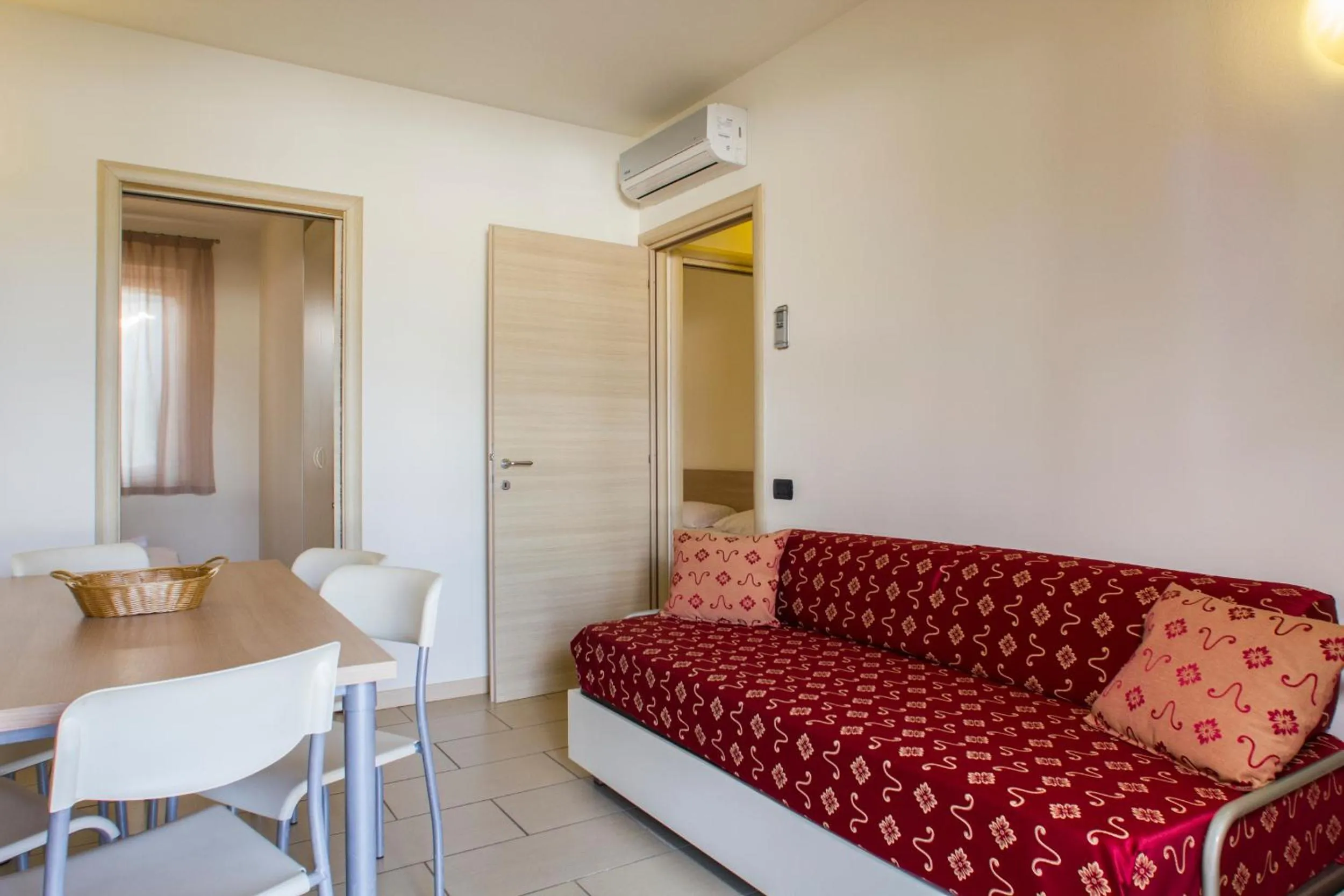 Living room, Bed in The Garda Village