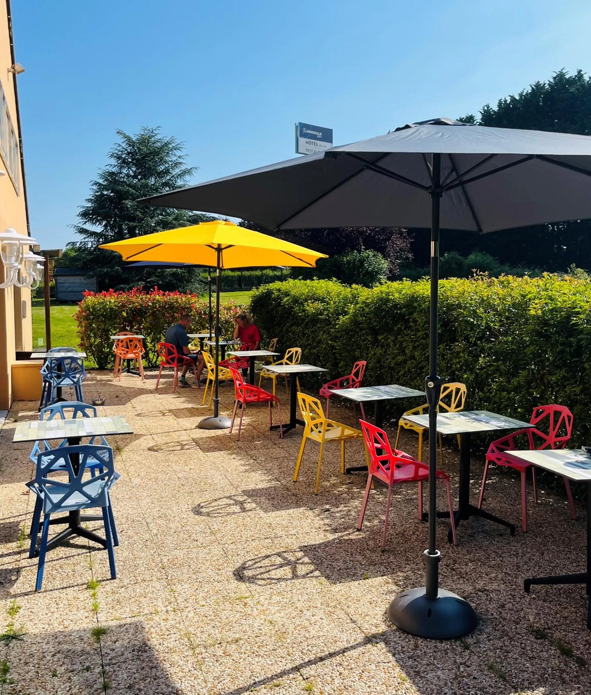 Garden in Le 2 By Hotel Akena - La Ferté Bernard