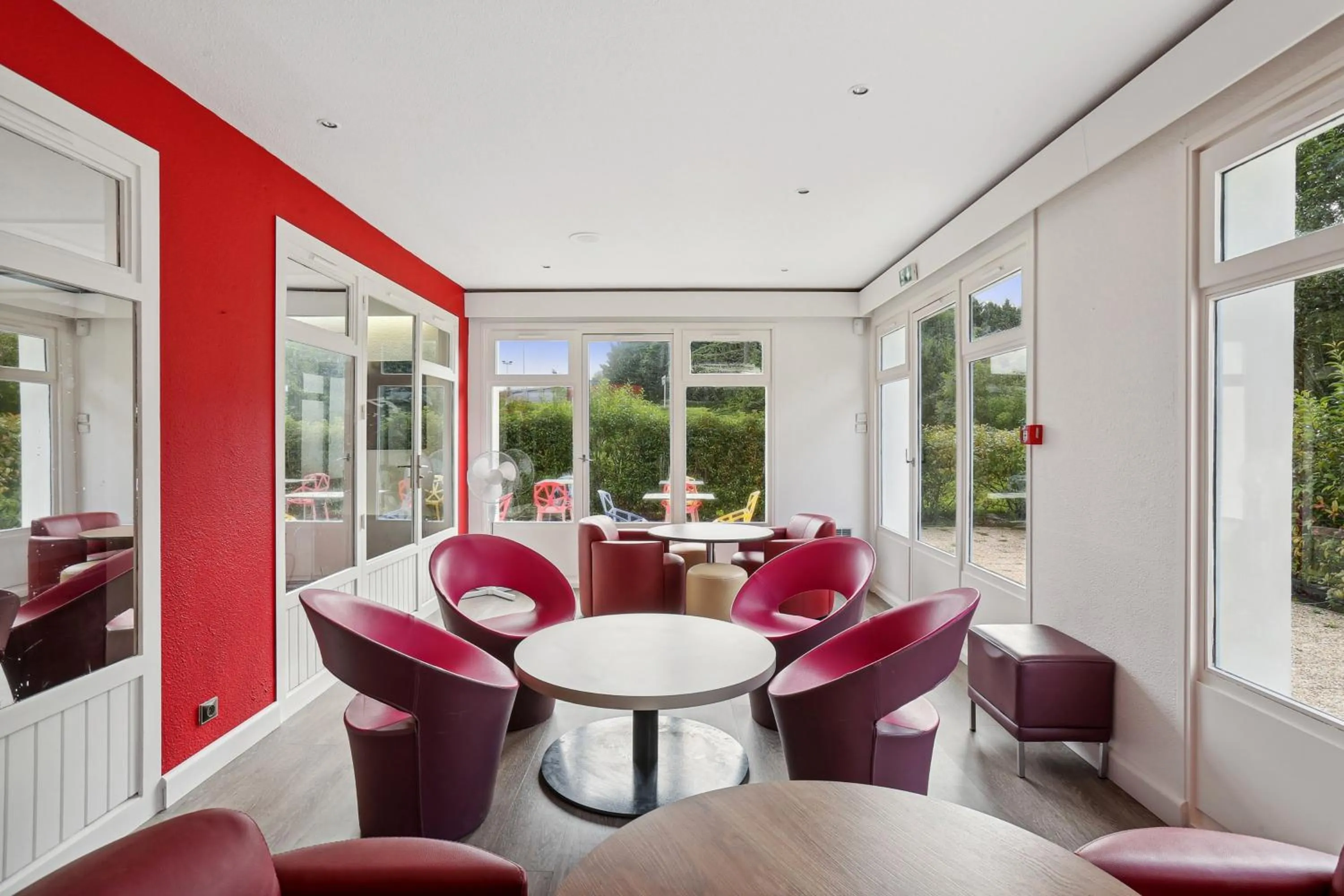 Seating area in Le 2 By Hotel Akena - La Ferté Bernard