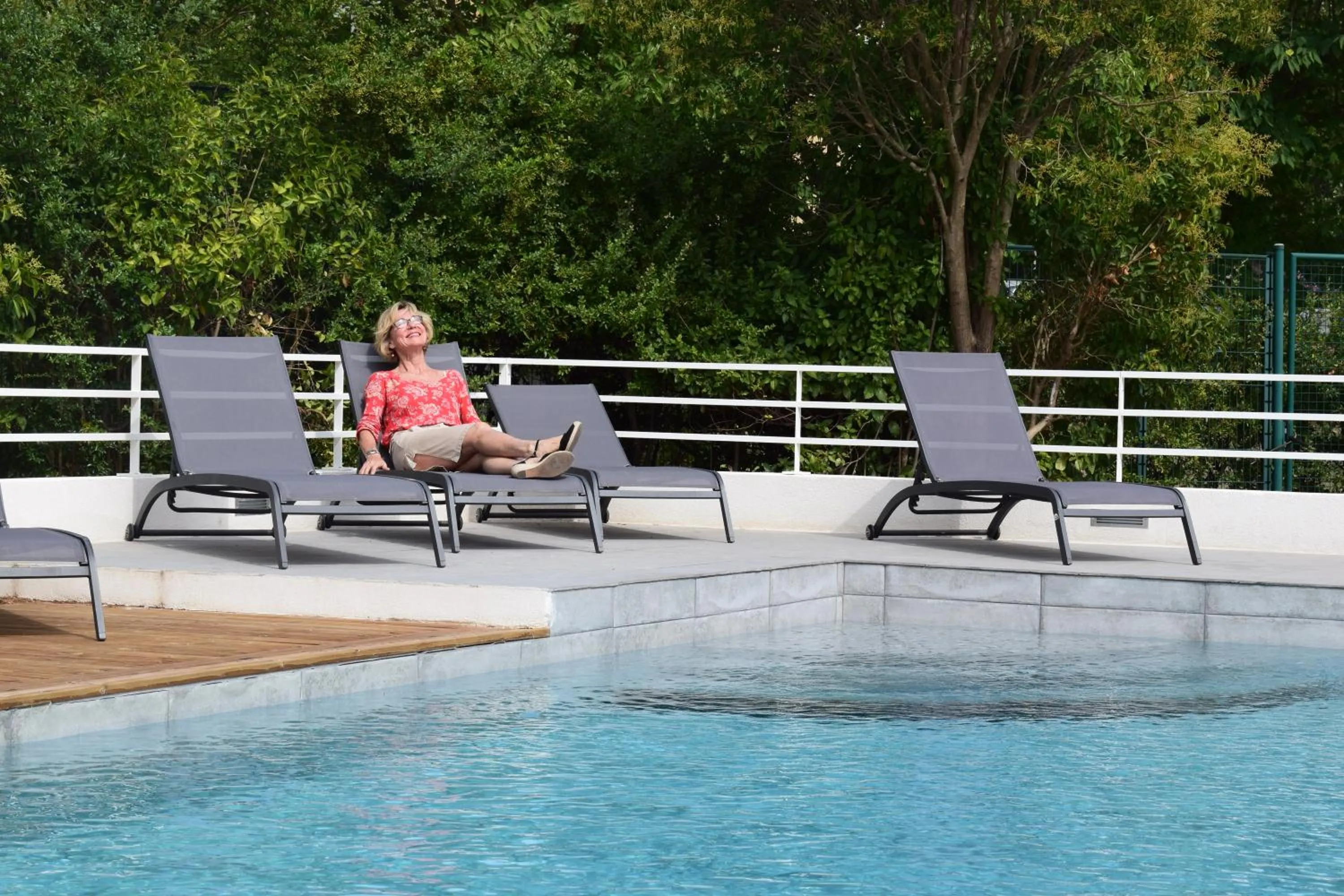 Swimming pool in Campanile Aix En Provence Ouest - Jas de Bouffan