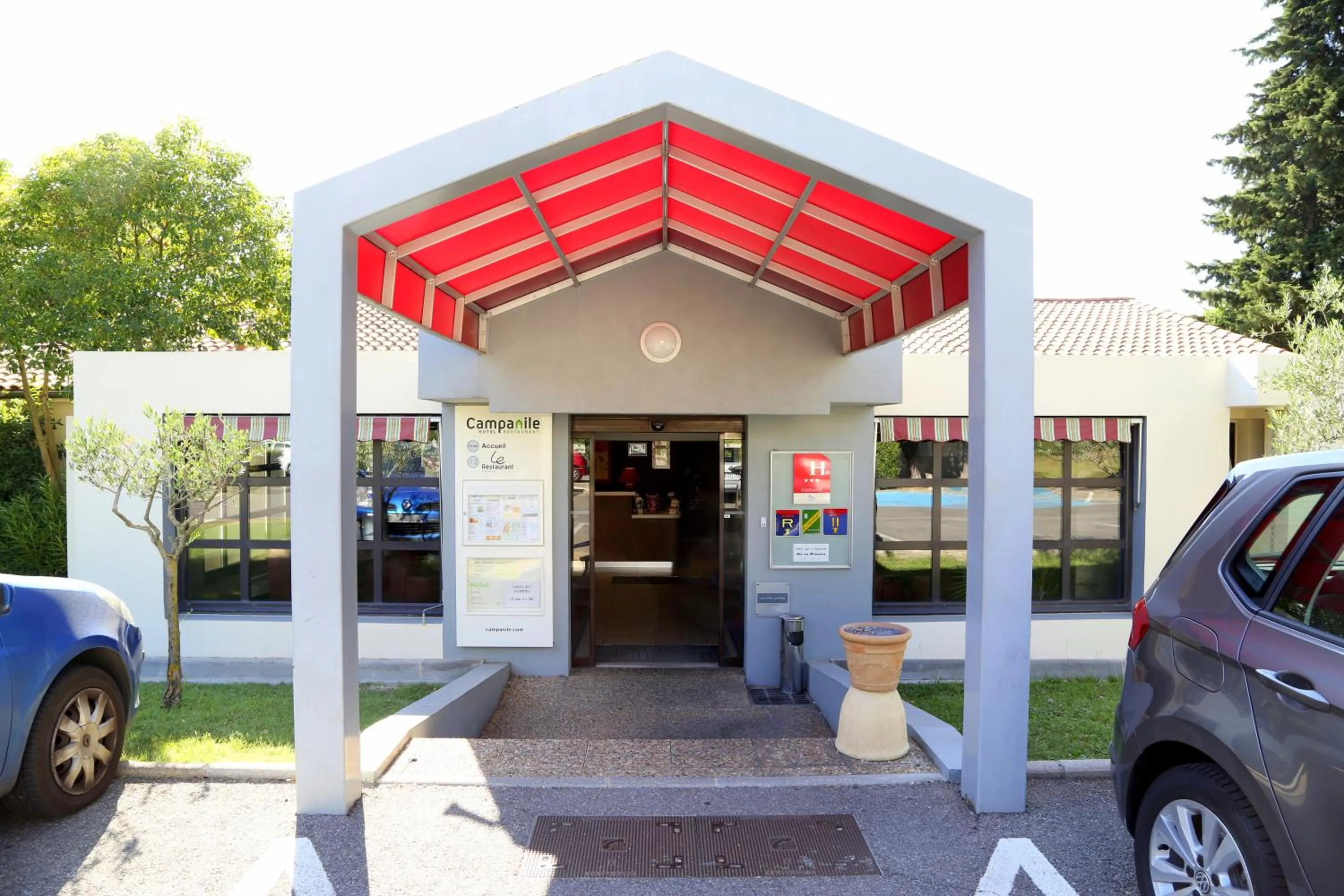 Lobby or reception in Campanile Aix En Provence Ouest - Jas de Bouffan