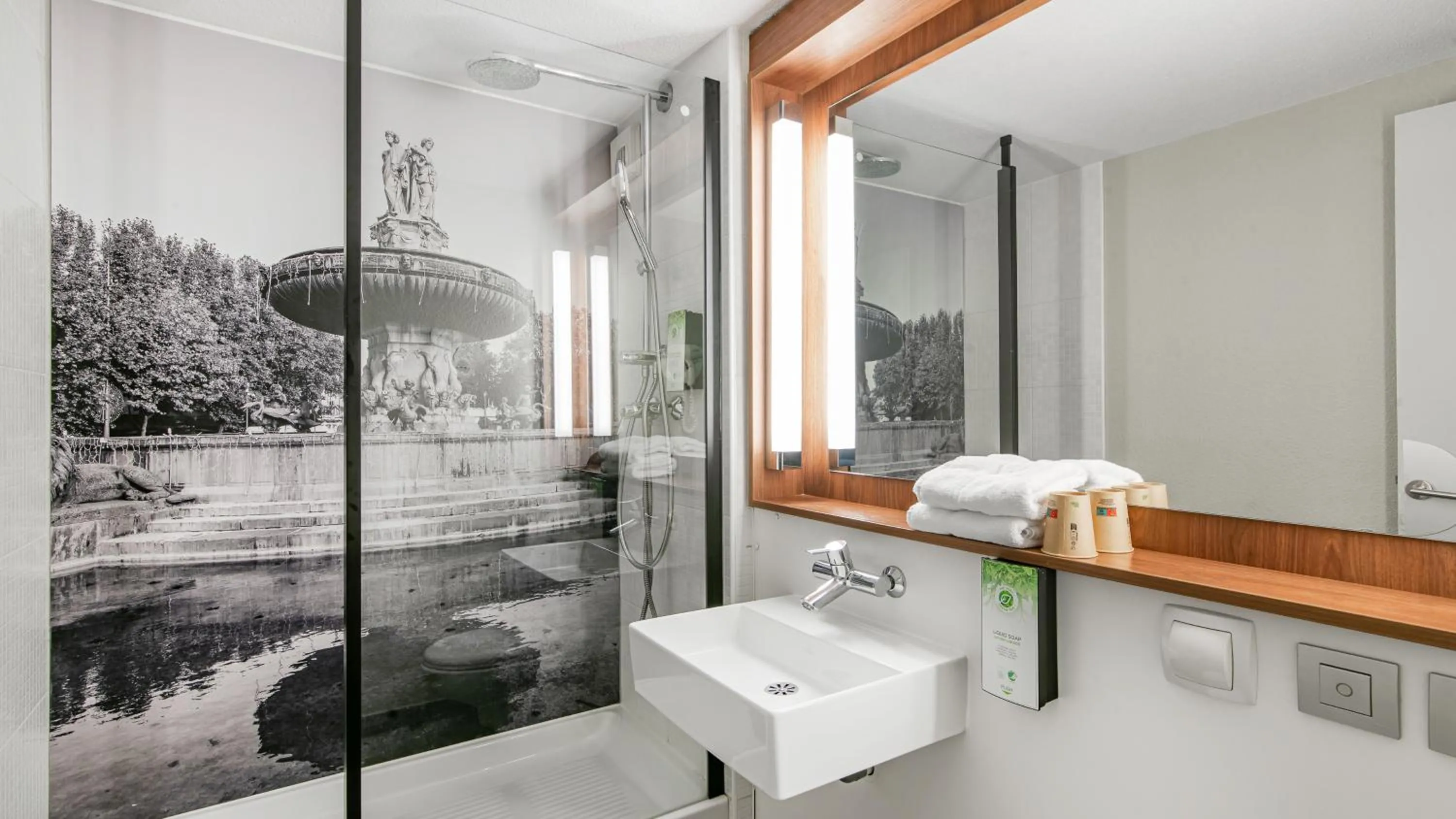 Bathroom in Campanile Prime - Aix-en-Provence Sud - Pont de l'Arc