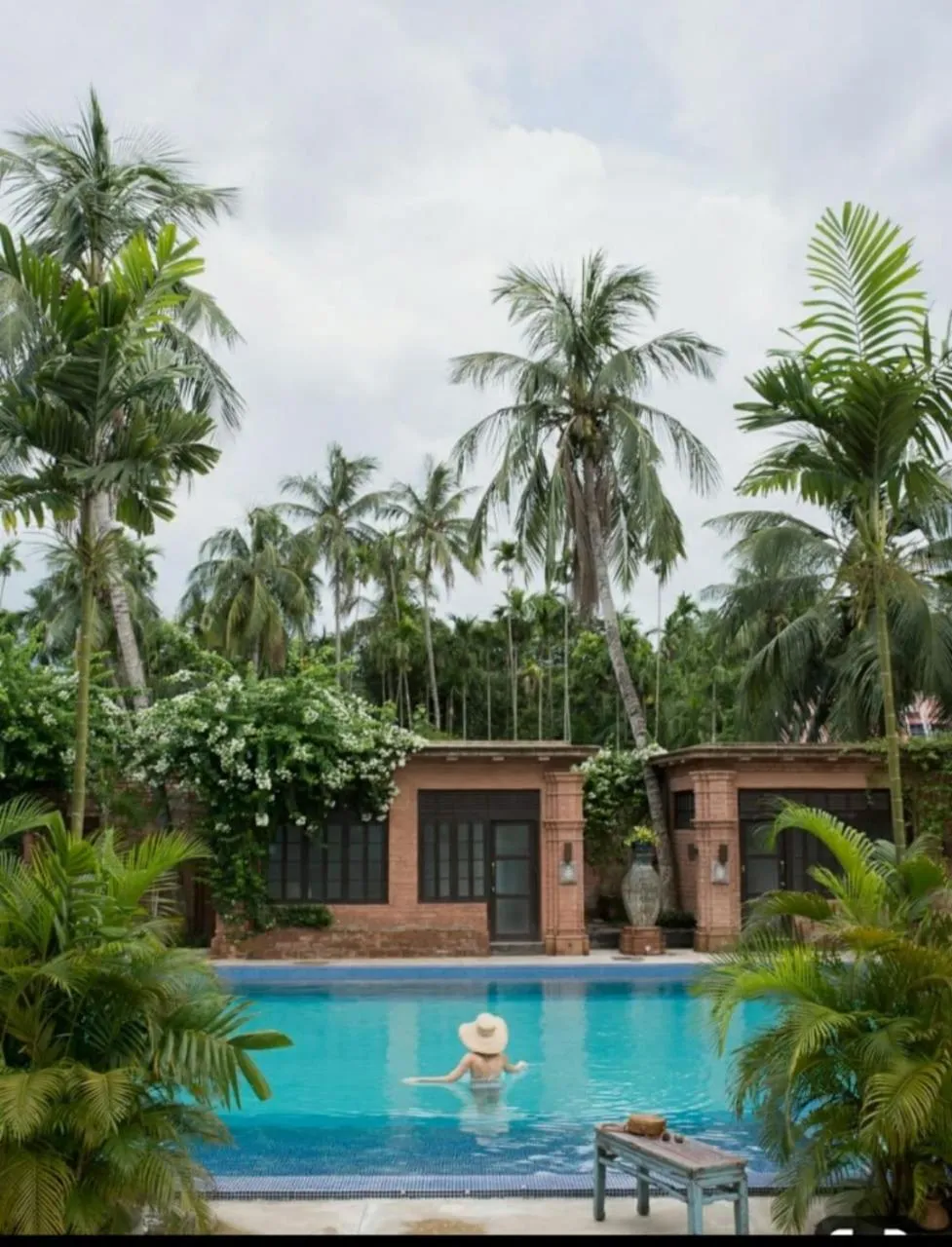 Swimming pool in The Rajbari Bawali