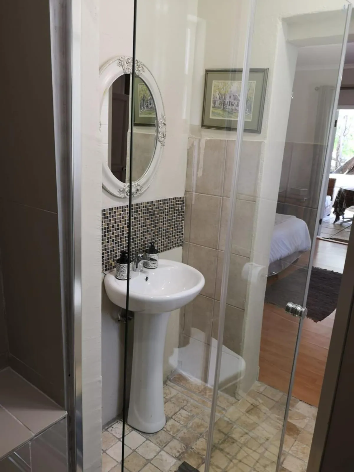 Bathroom in Almond Cottage Bed & Breakfast