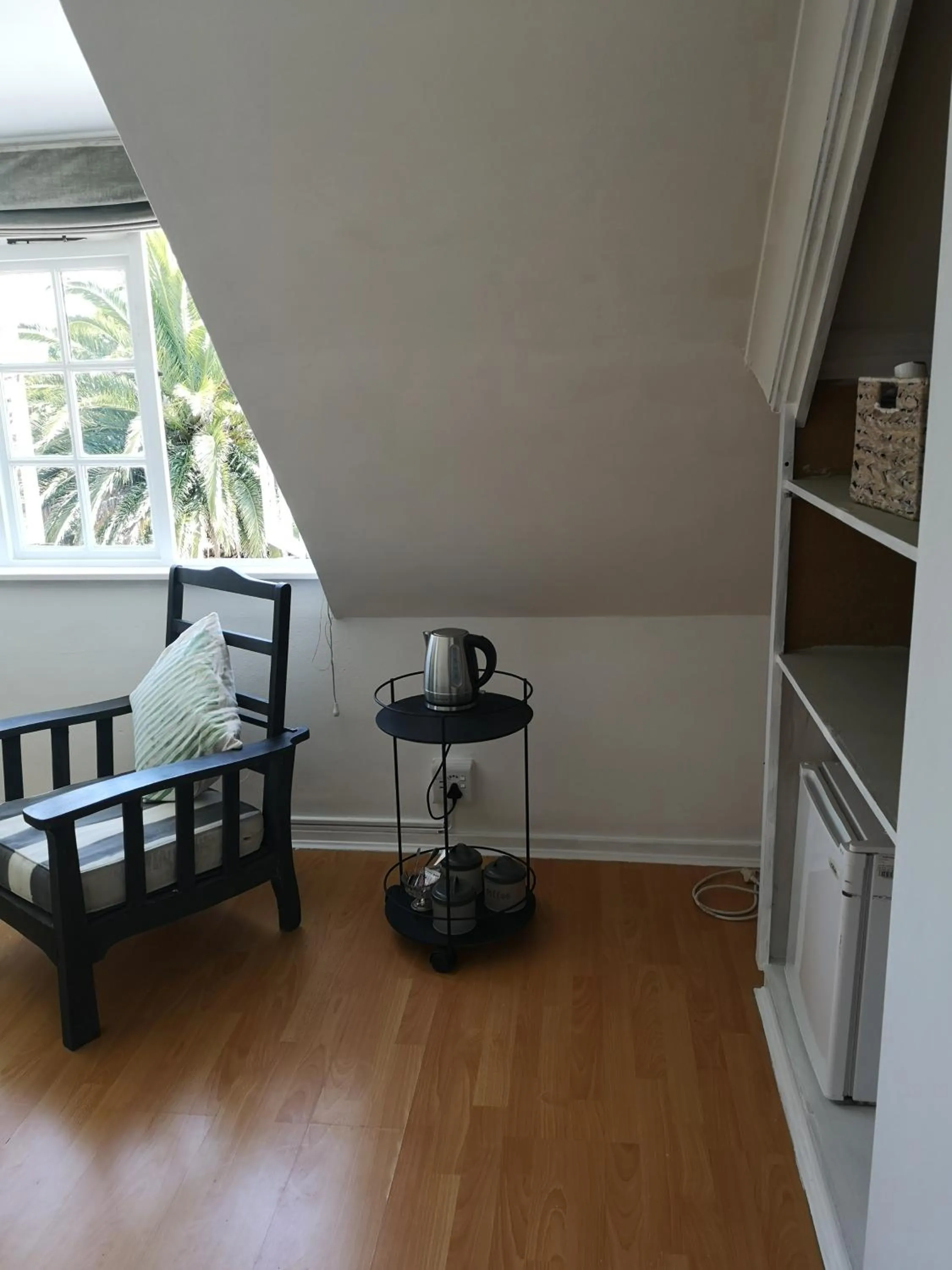 Coffee/tea facilities in Almond Cottage Bed & Breakfast