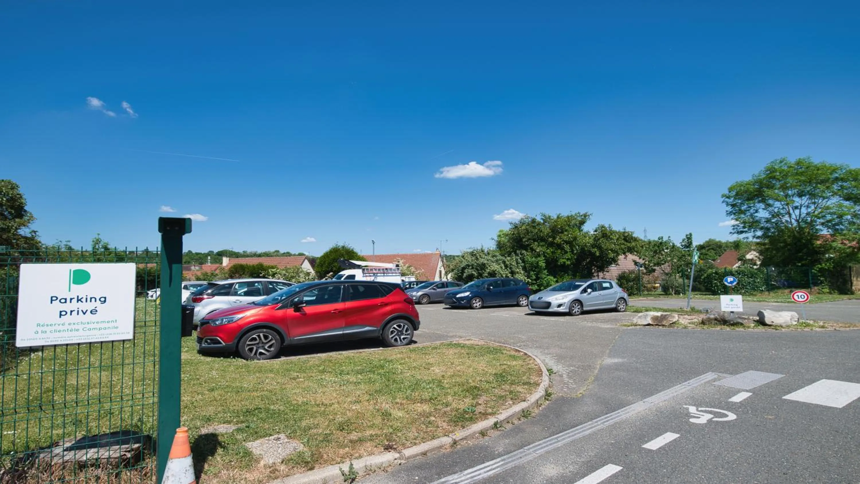 Parking in Campanile NATURE - Dreux