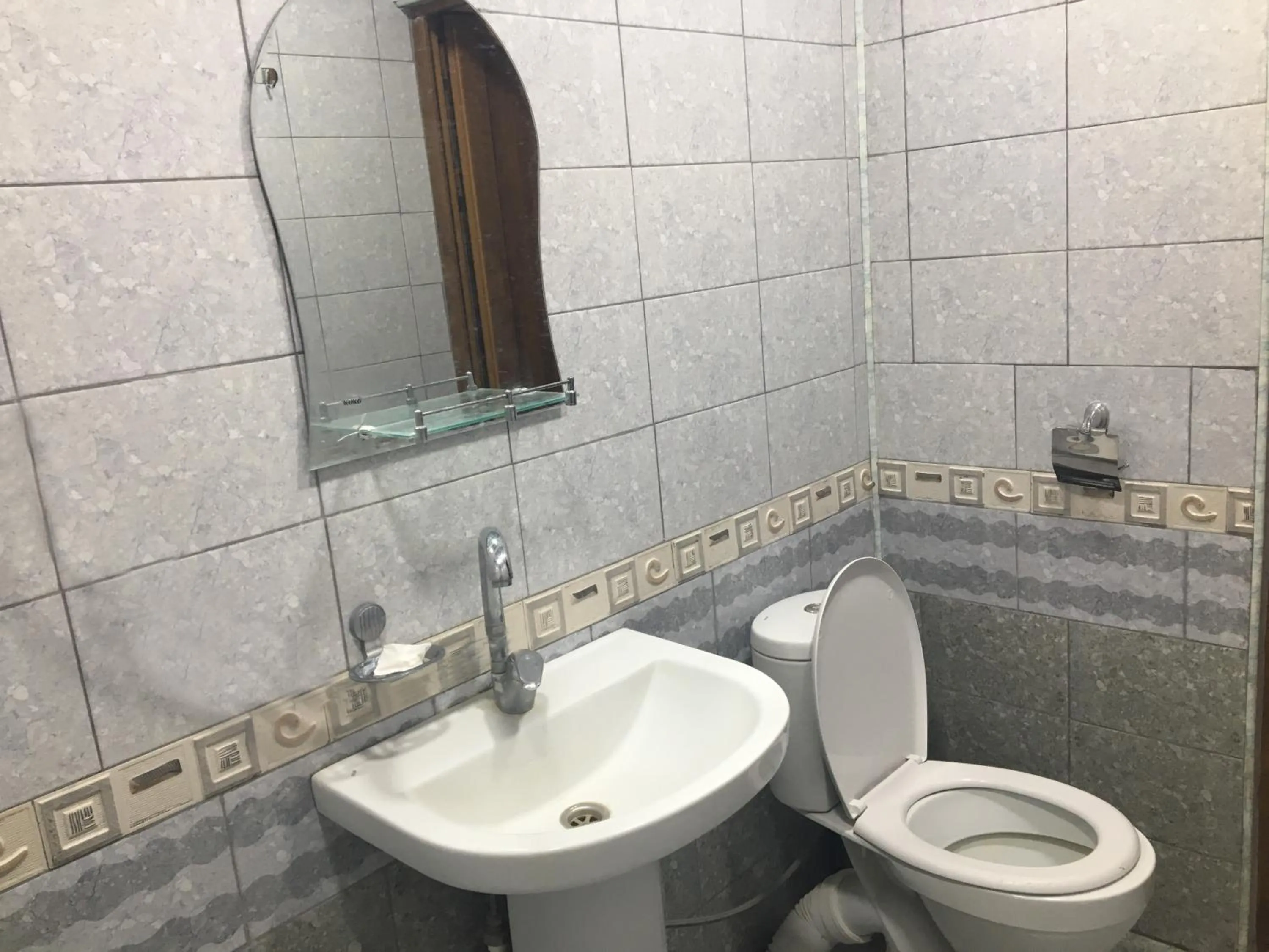 Shower in Hotel KA-EL