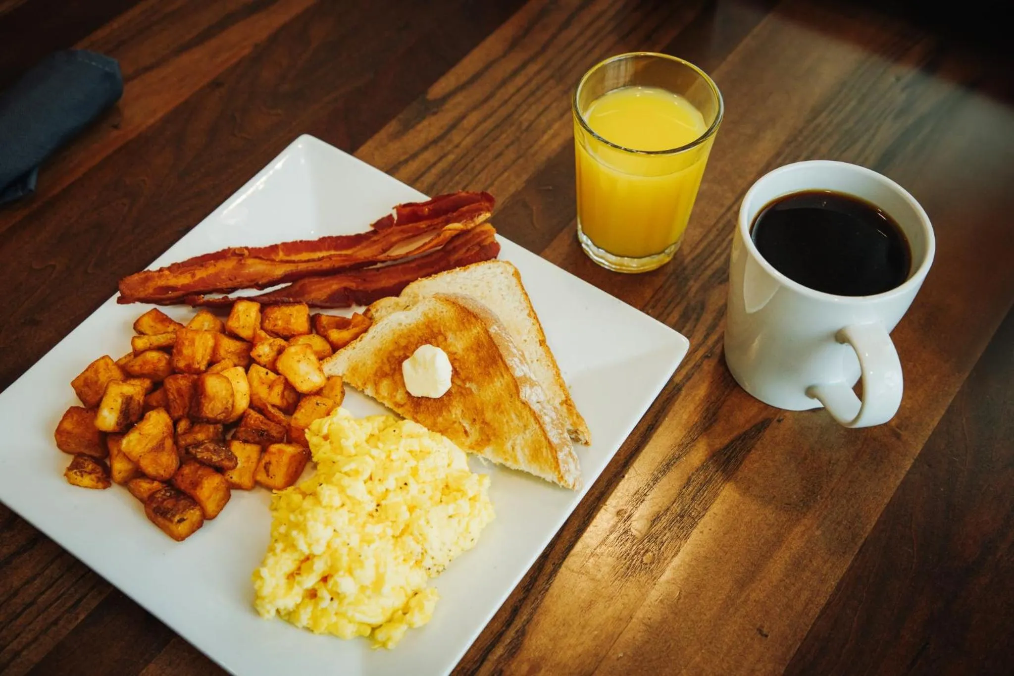 Breakfast in Holiday Inn Paducah Riverfront by IHG