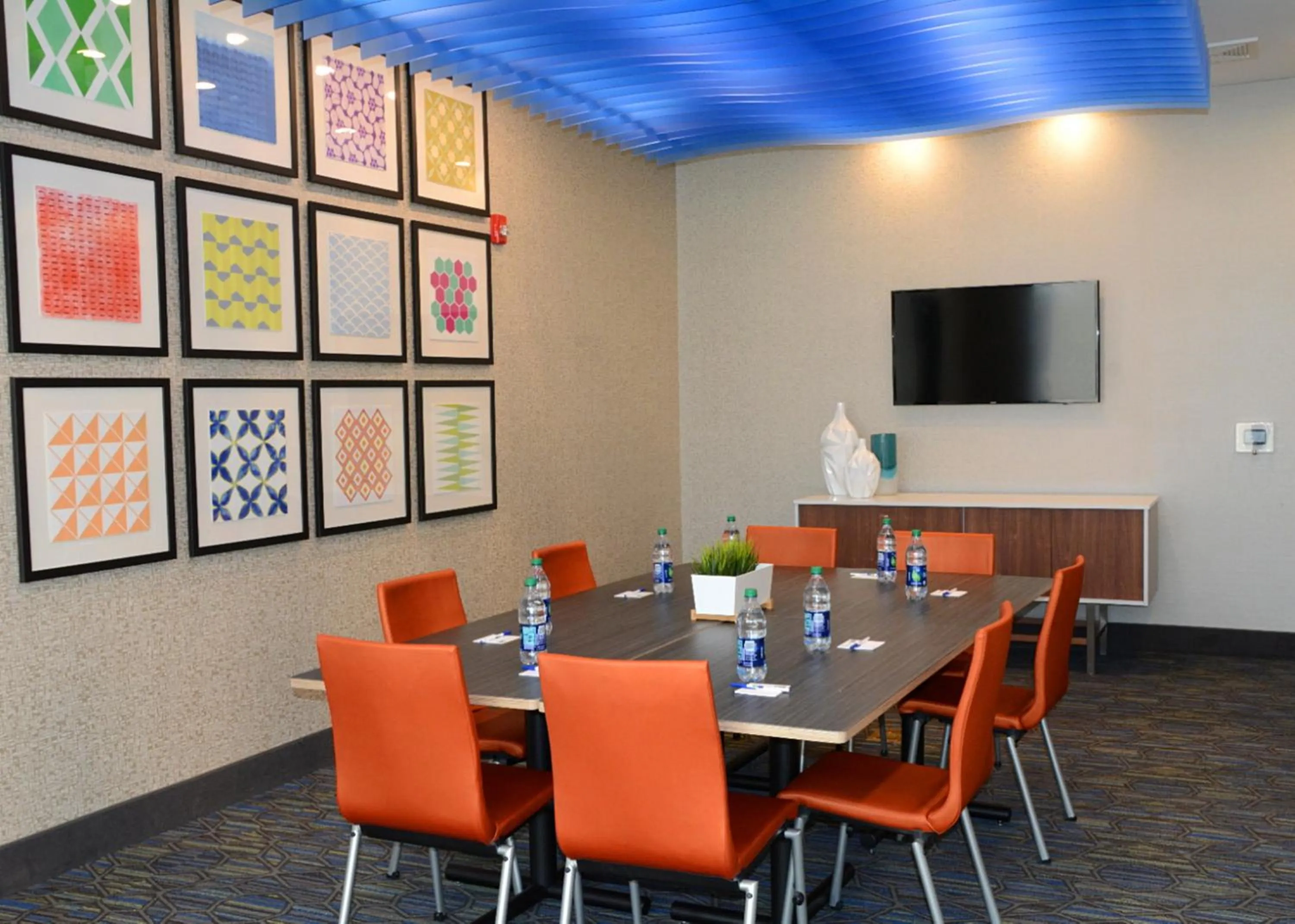 Meeting/conference room in Holiday Inn Express & Suites - Pittsburgh - Monroeville by IHG