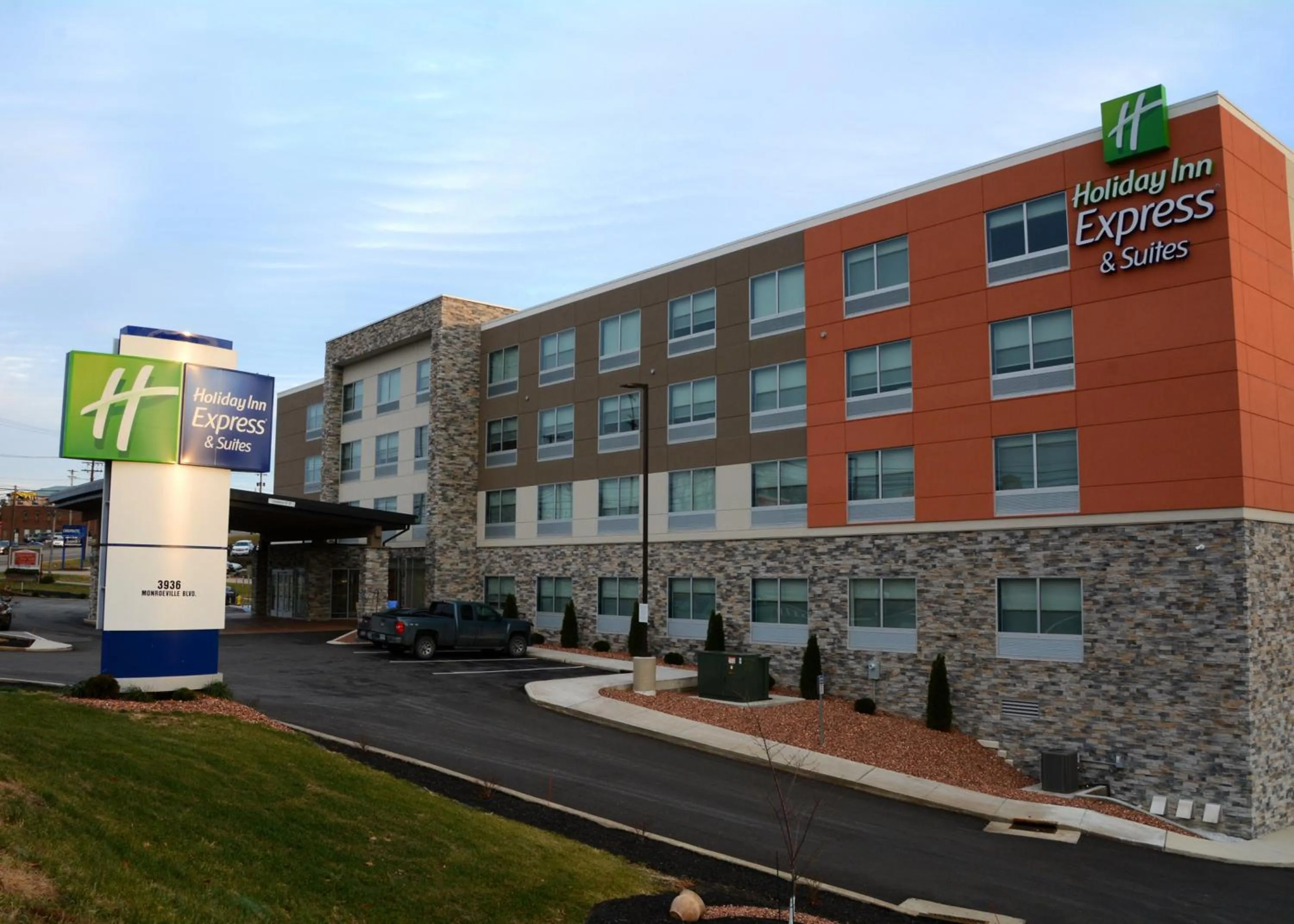 Property building in Holiday Inn Express & Suites - Pittsburgh - Monroeville by IHG