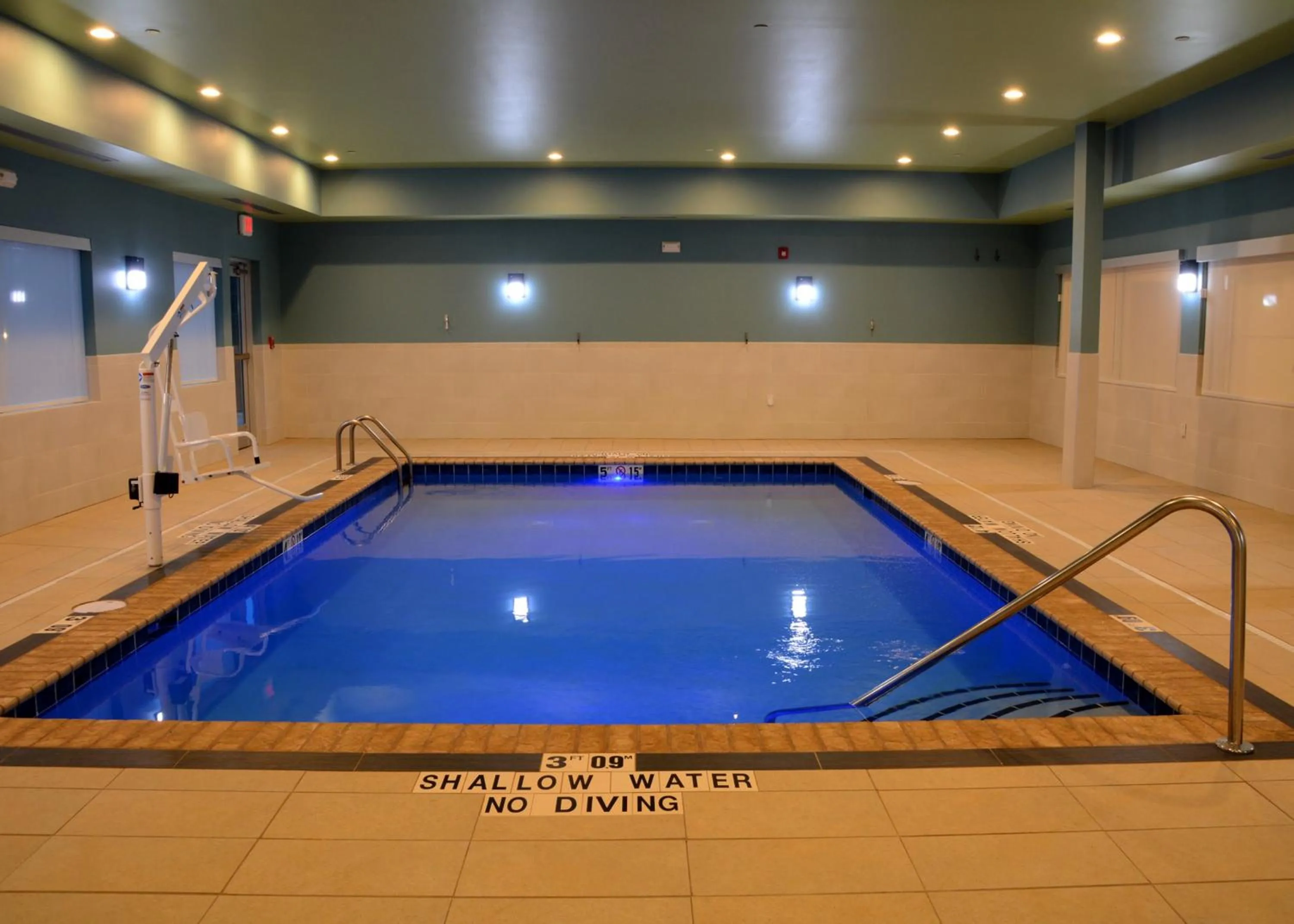 Swimming pool in Holiday Inn Express & Suites - Pittsburgh - Monroeville by IHG