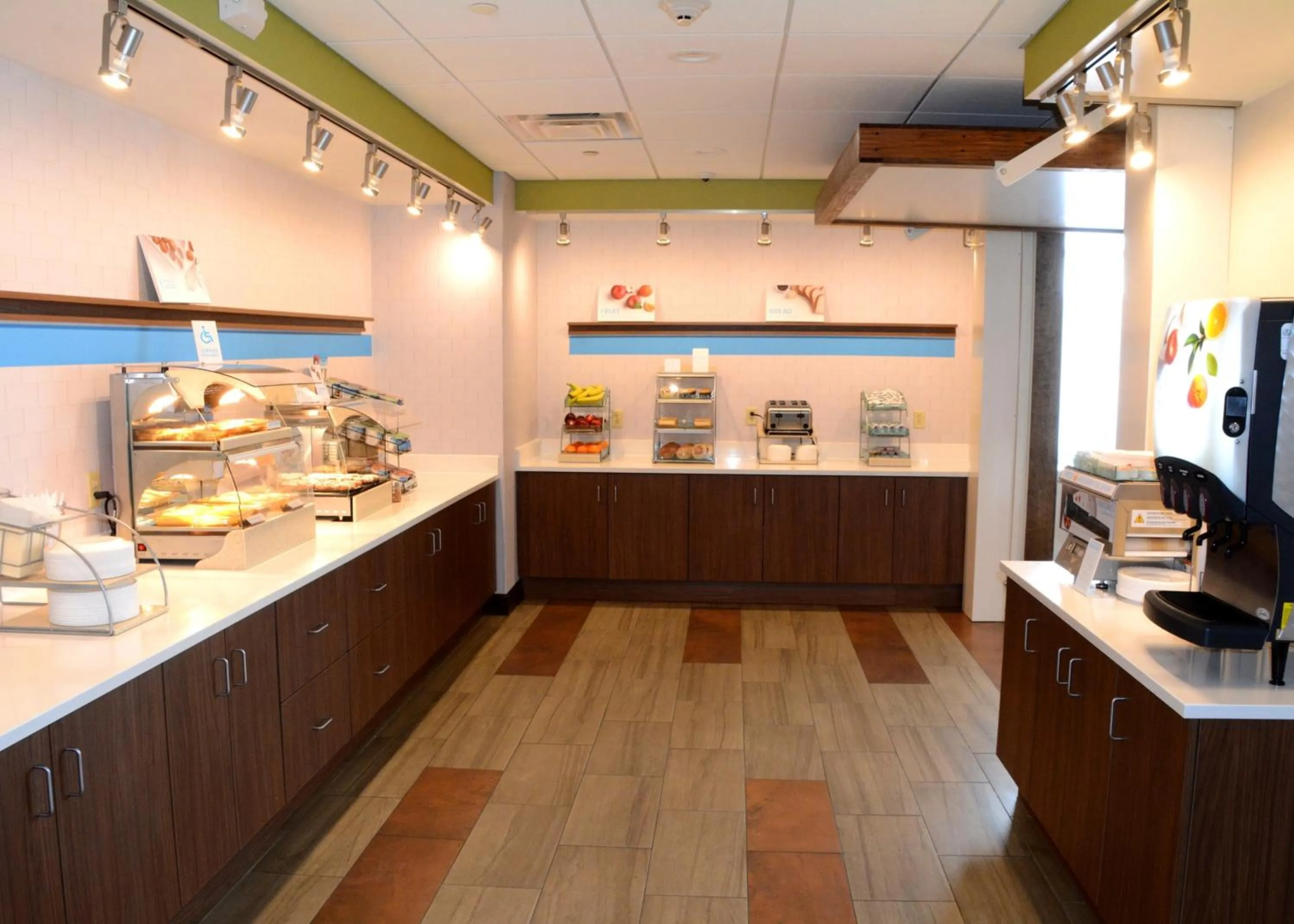 Breakfast in Holiday Inn Express & Suites - Pittsburgh - Monroeville by IHG