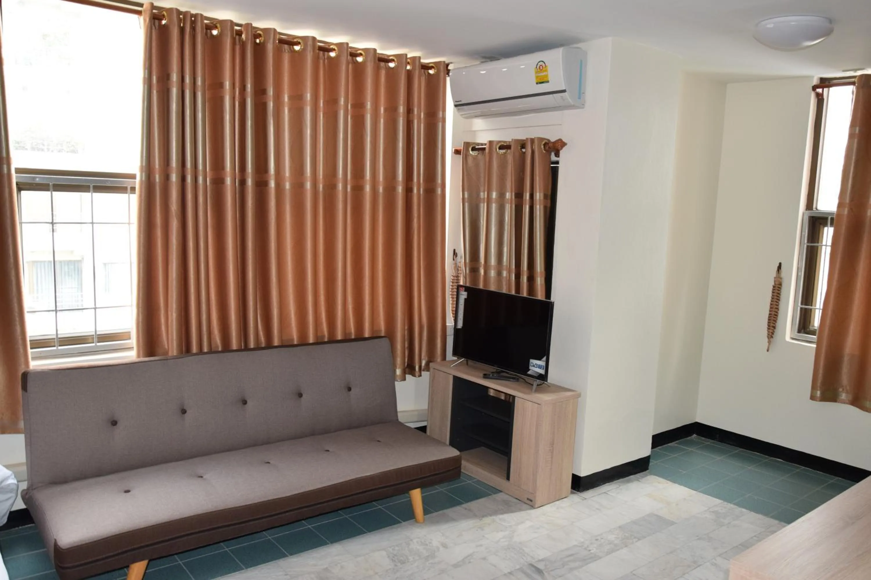 TV and multimedia in Like Home