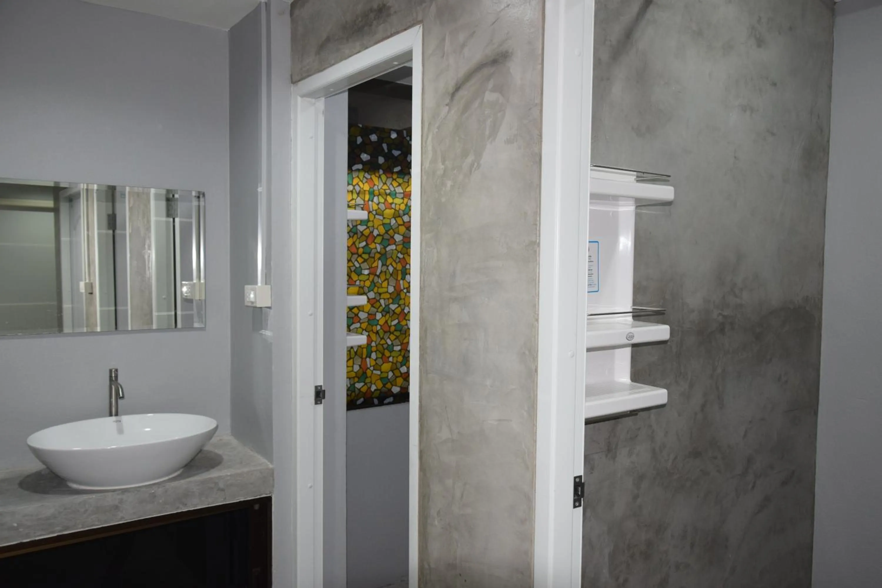 Photo of the whole room in Like Home