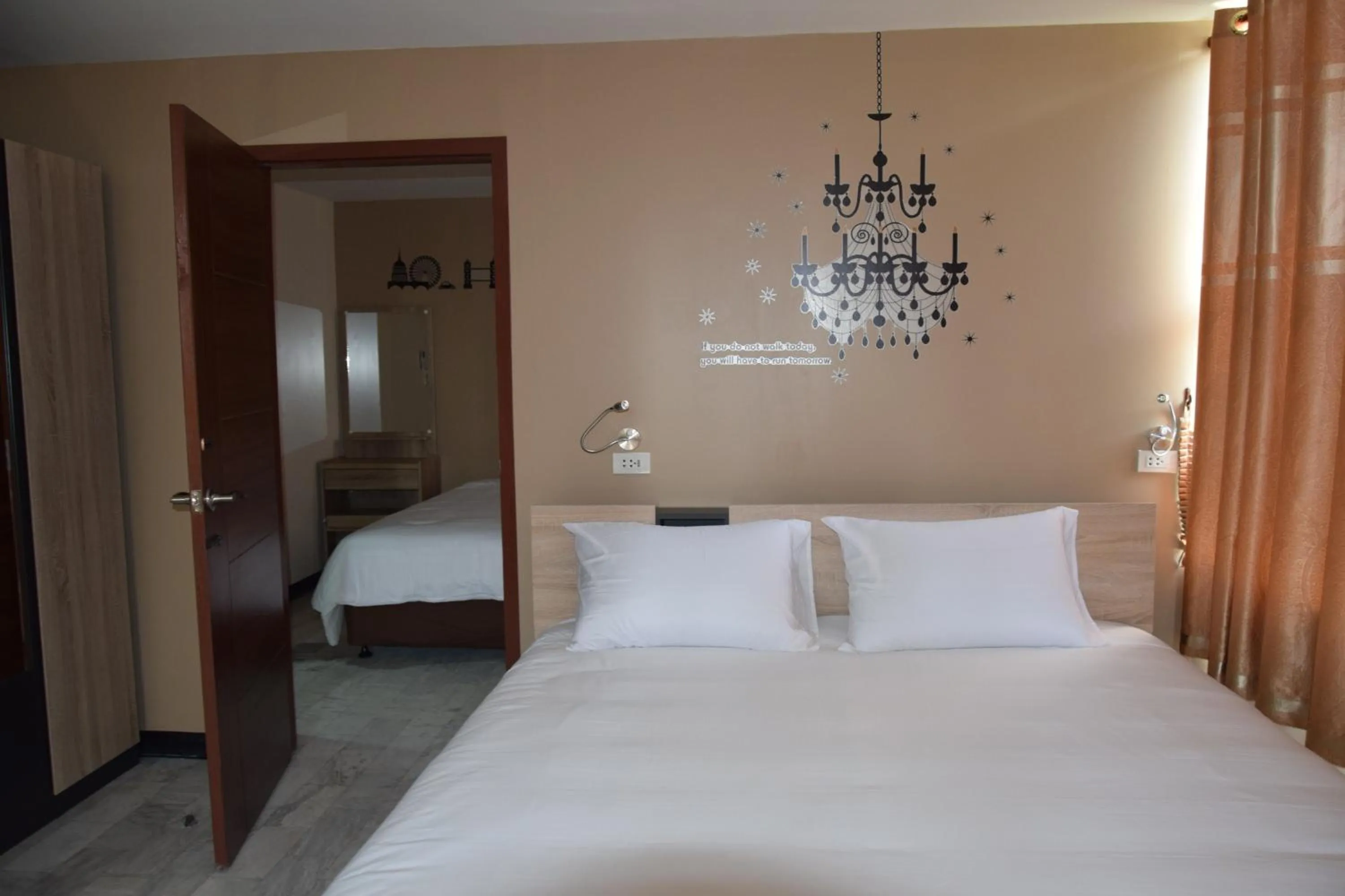 Photo of the whole room in Like Home