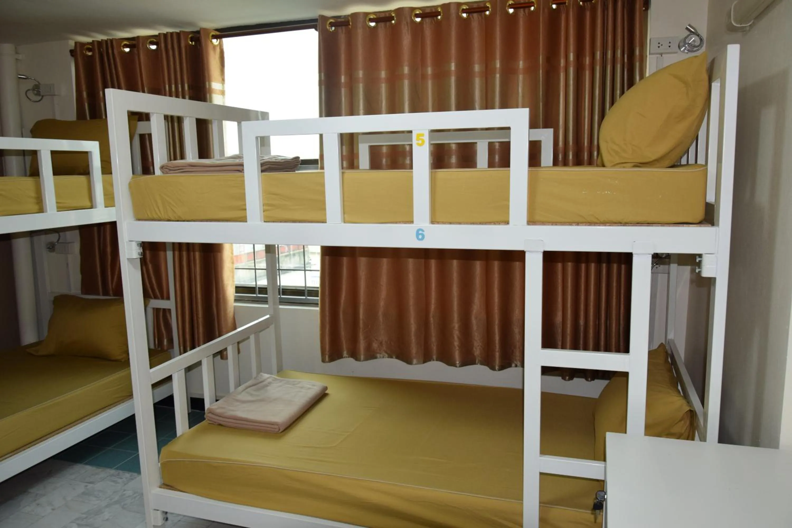 bunk bed in Like Home