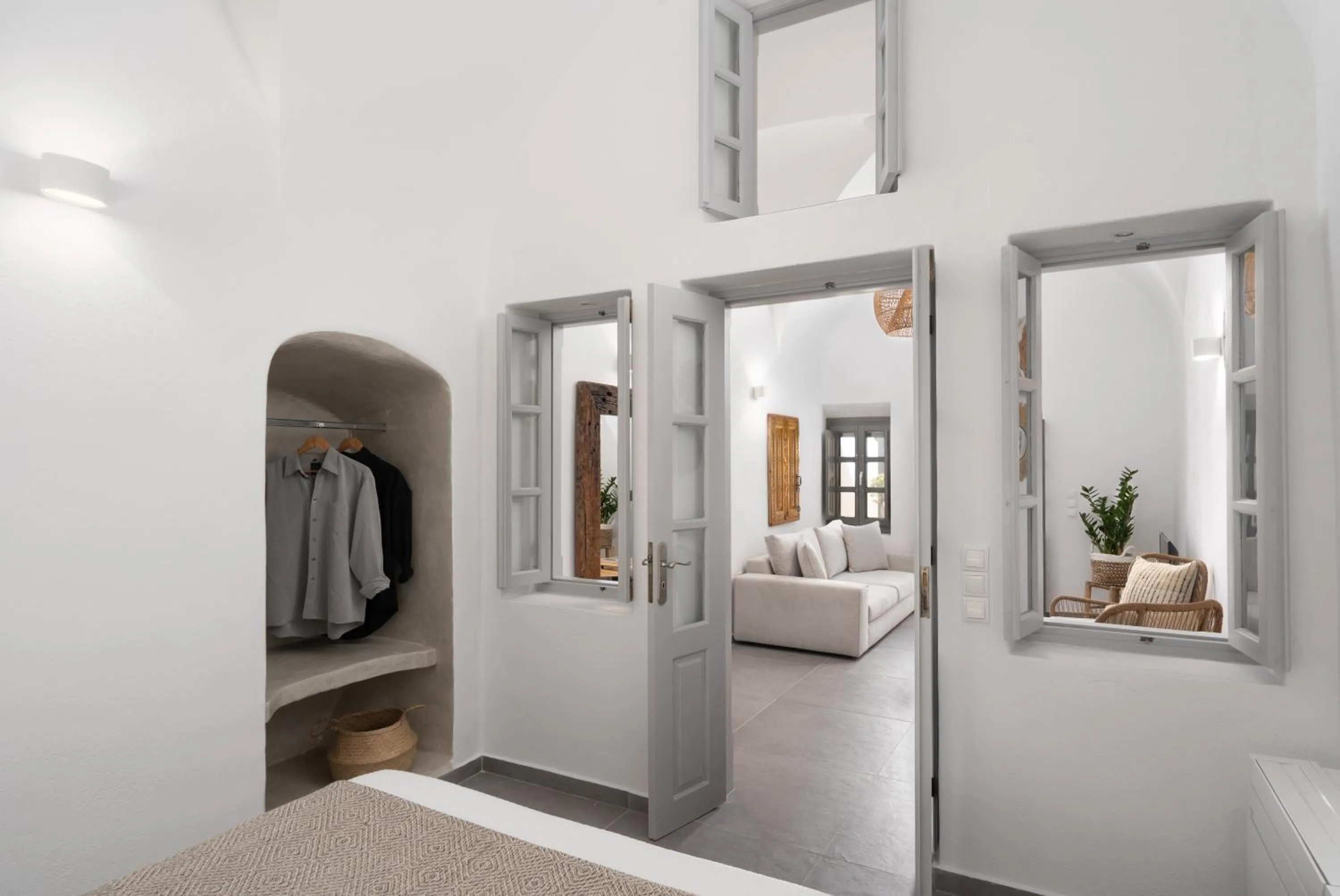 Bed in Kastro Mansion