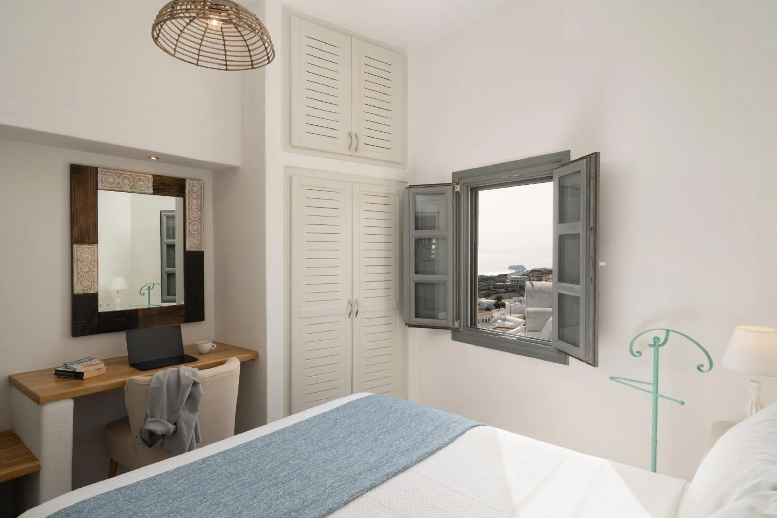 View (from property/room), Bed in Kastro Mansion