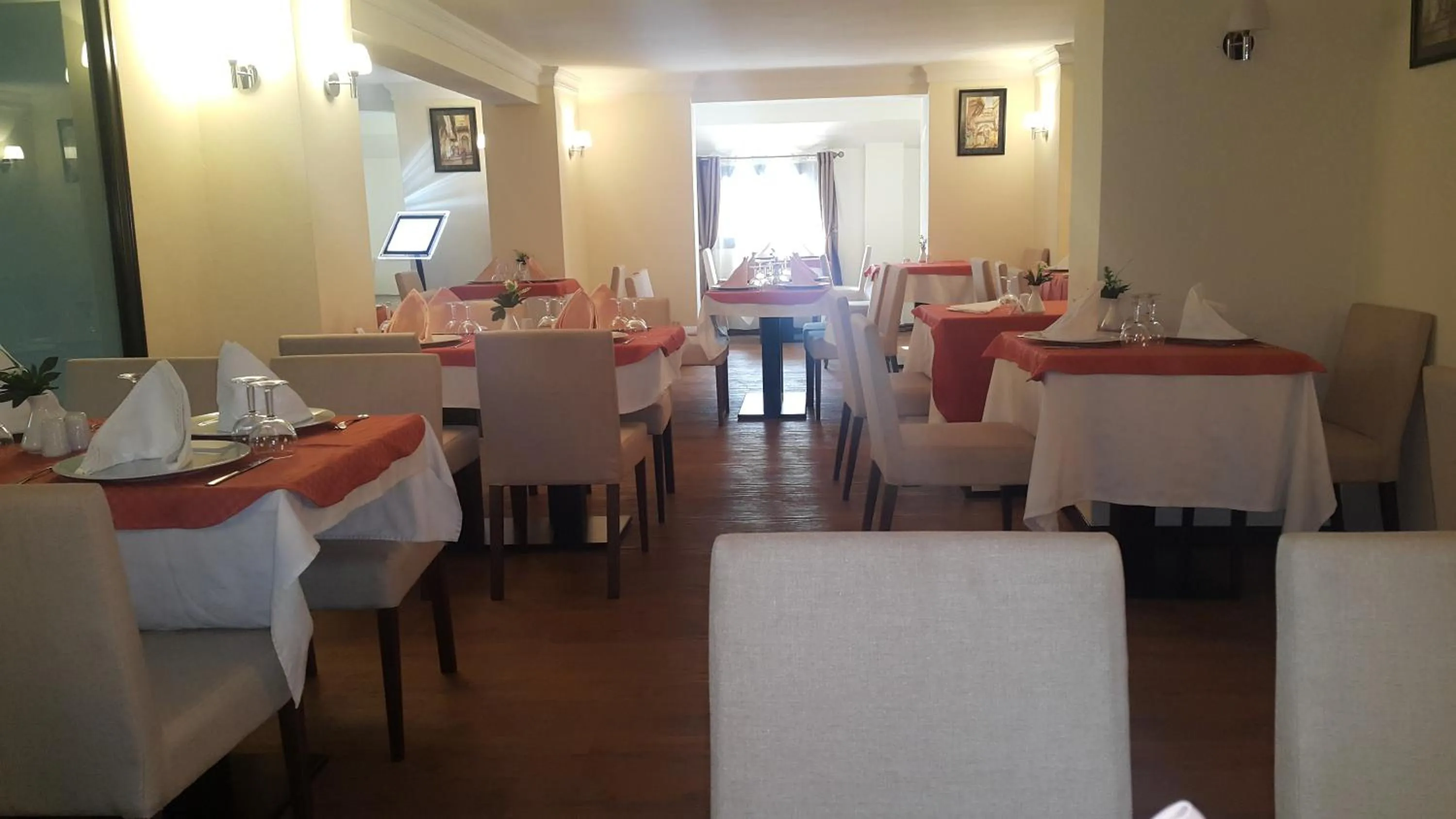 Restaurant/places to eat in Numidien Hotel