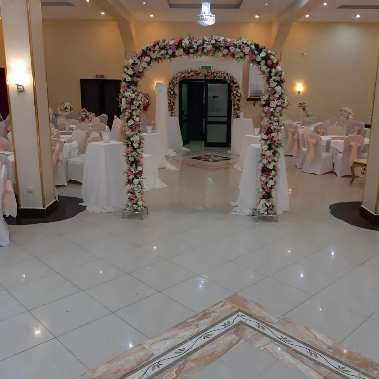 Communal lounge/ TV room in Numidien Hotel