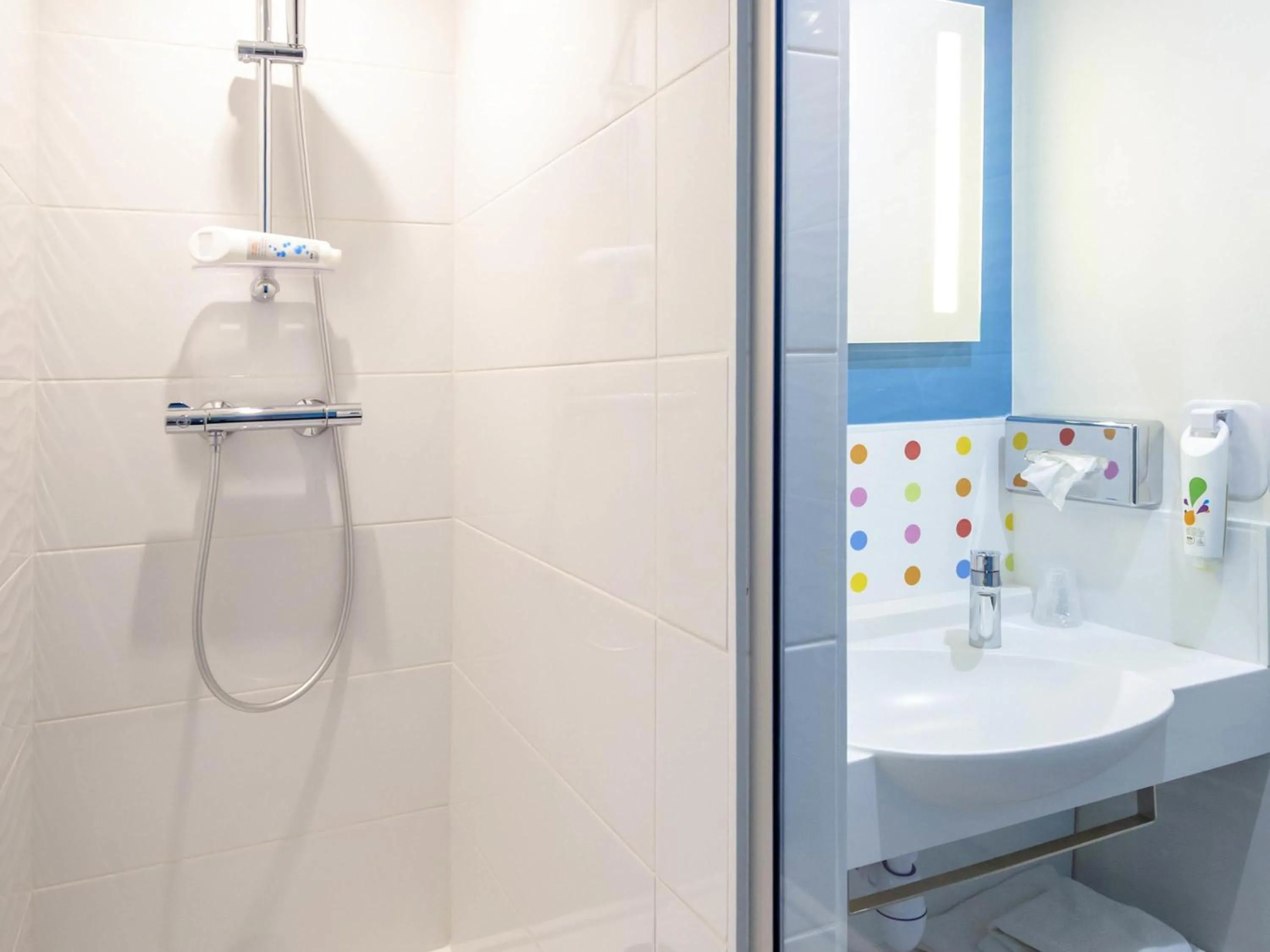 Bedroom in ibis Styles Fréjus St Raphael