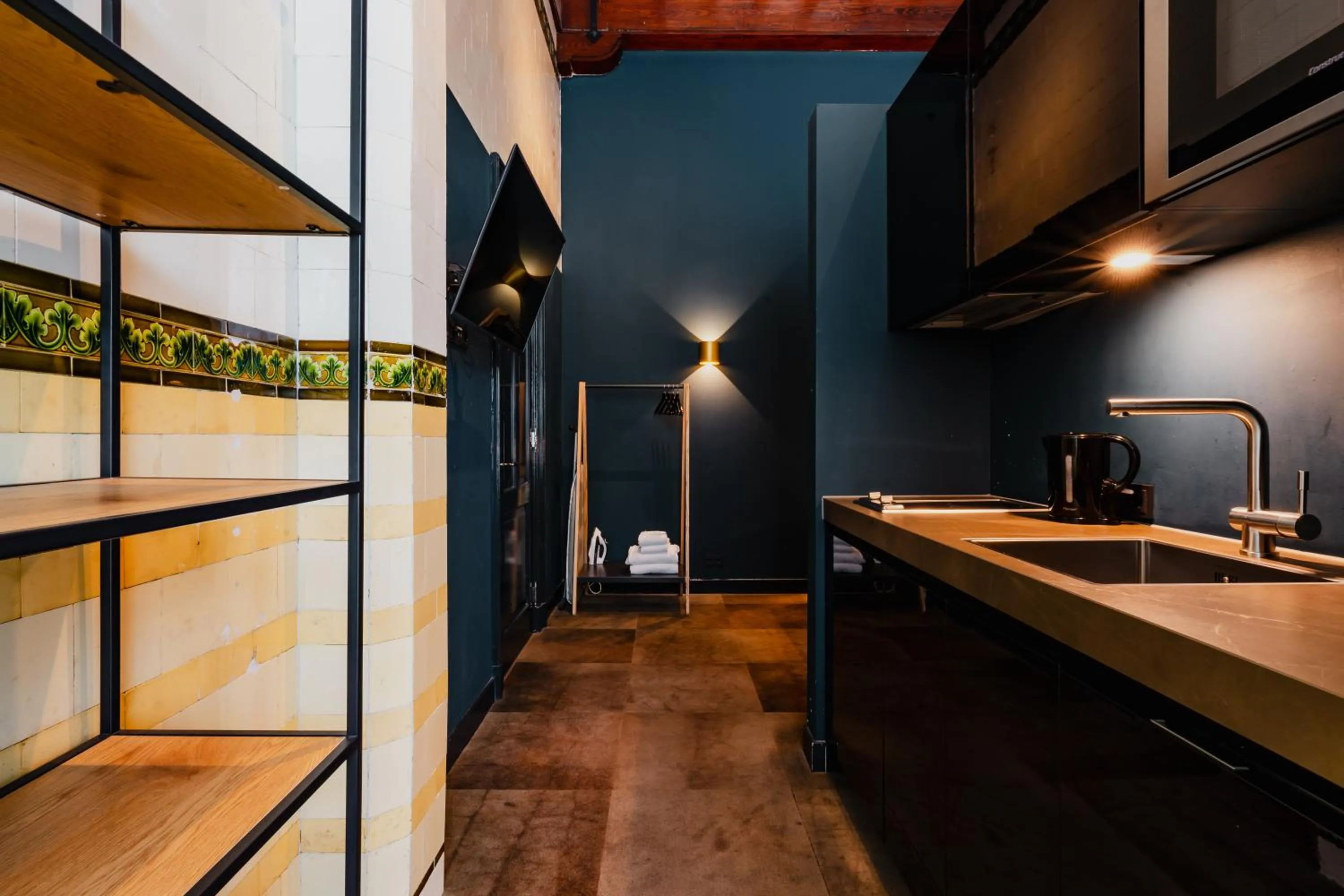 Kitchen or kitchenette in De Jonker Urban Suites