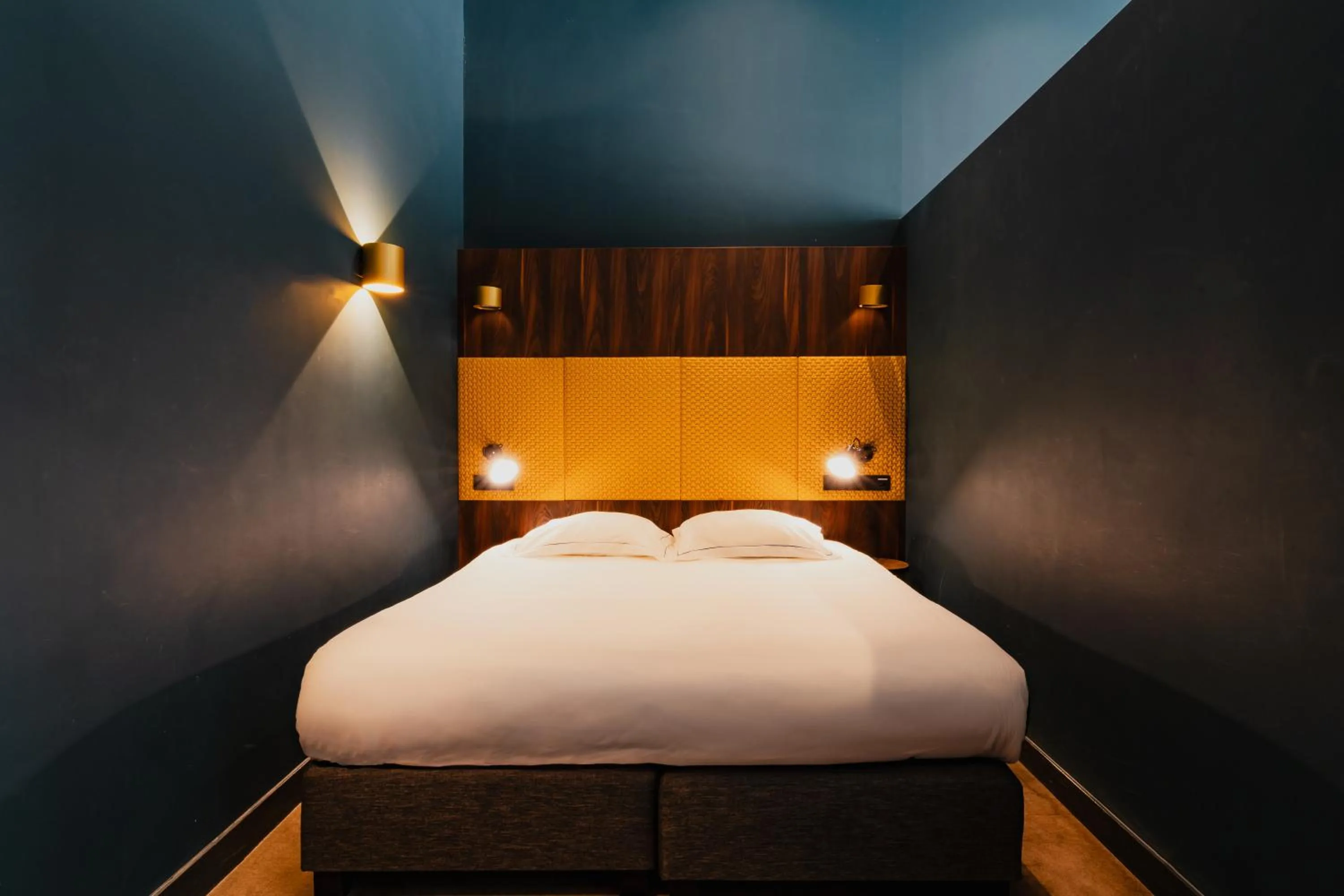 Bed in De Jonker Urban Suites