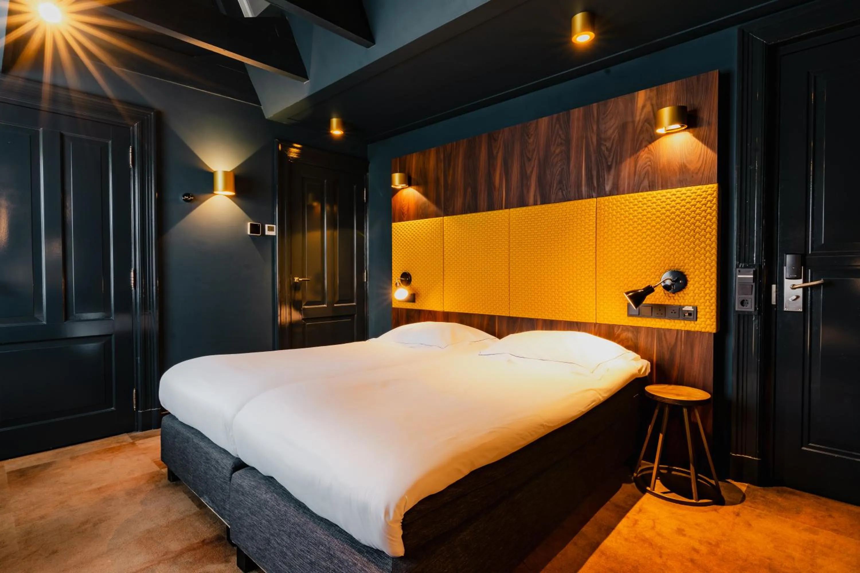 Bed in De Jonker Urban Suites