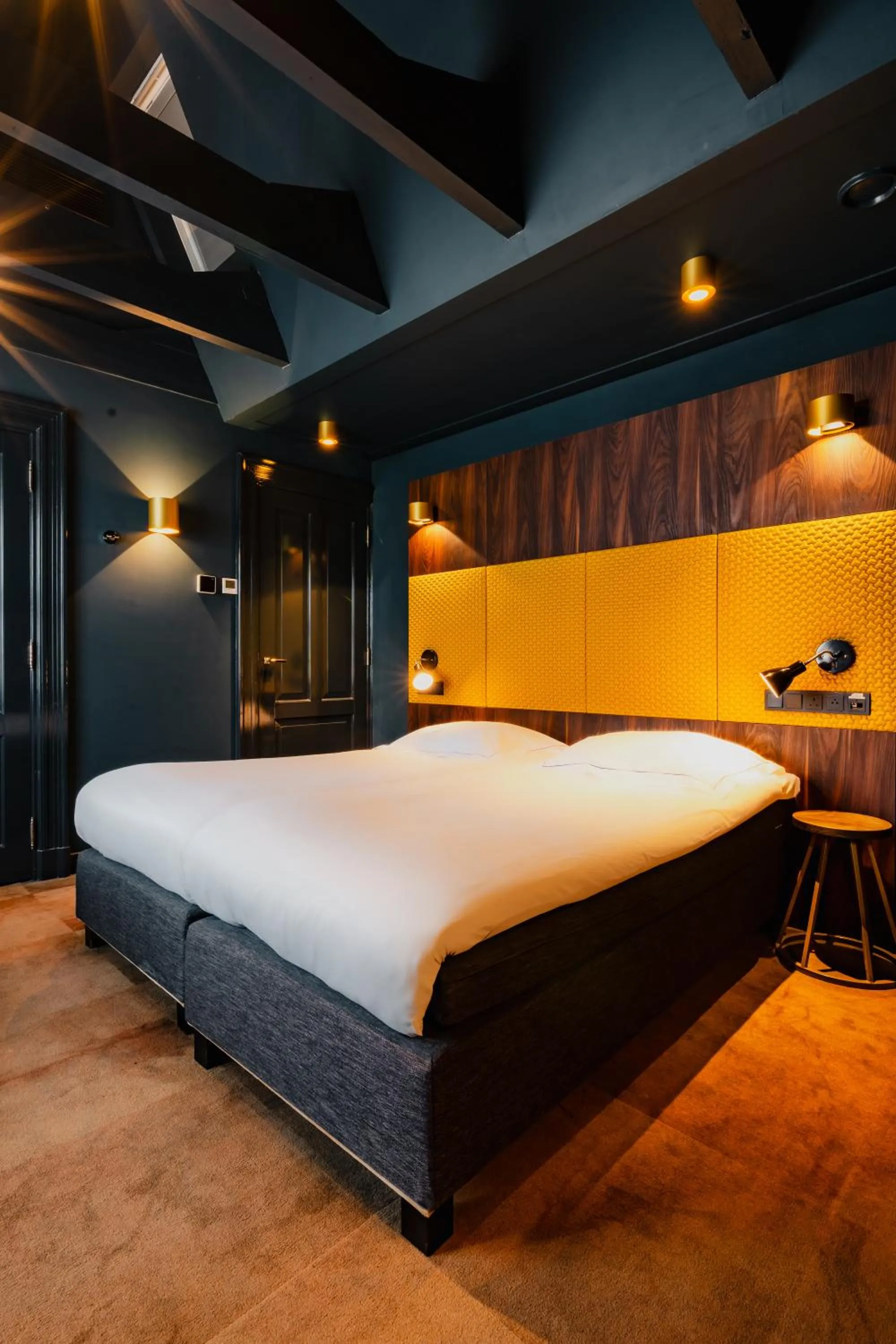 Bed in De Jonker Urban Suites