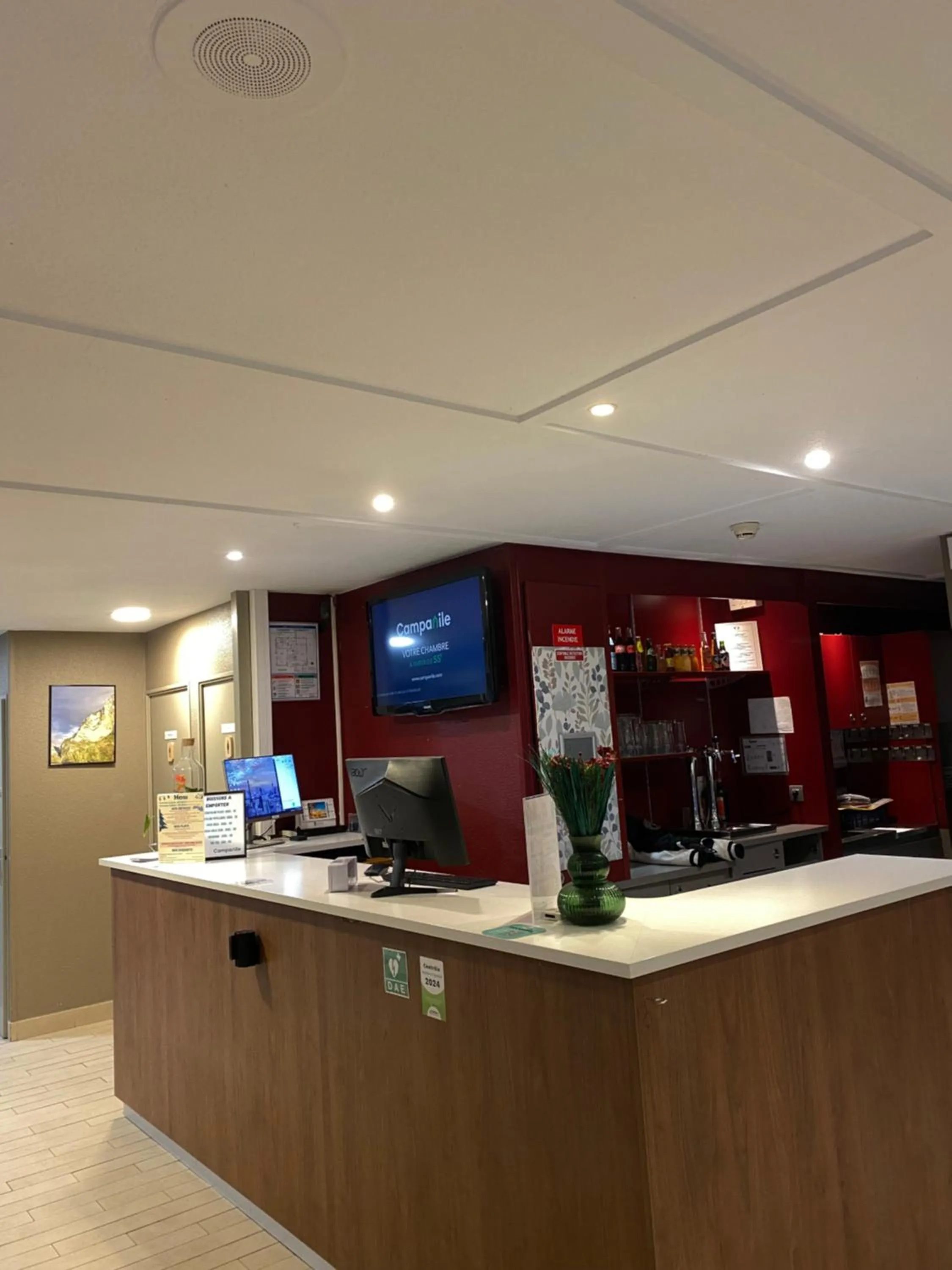 Lobby or reception in Campanile Montélimar Nord - A7 sortie 17