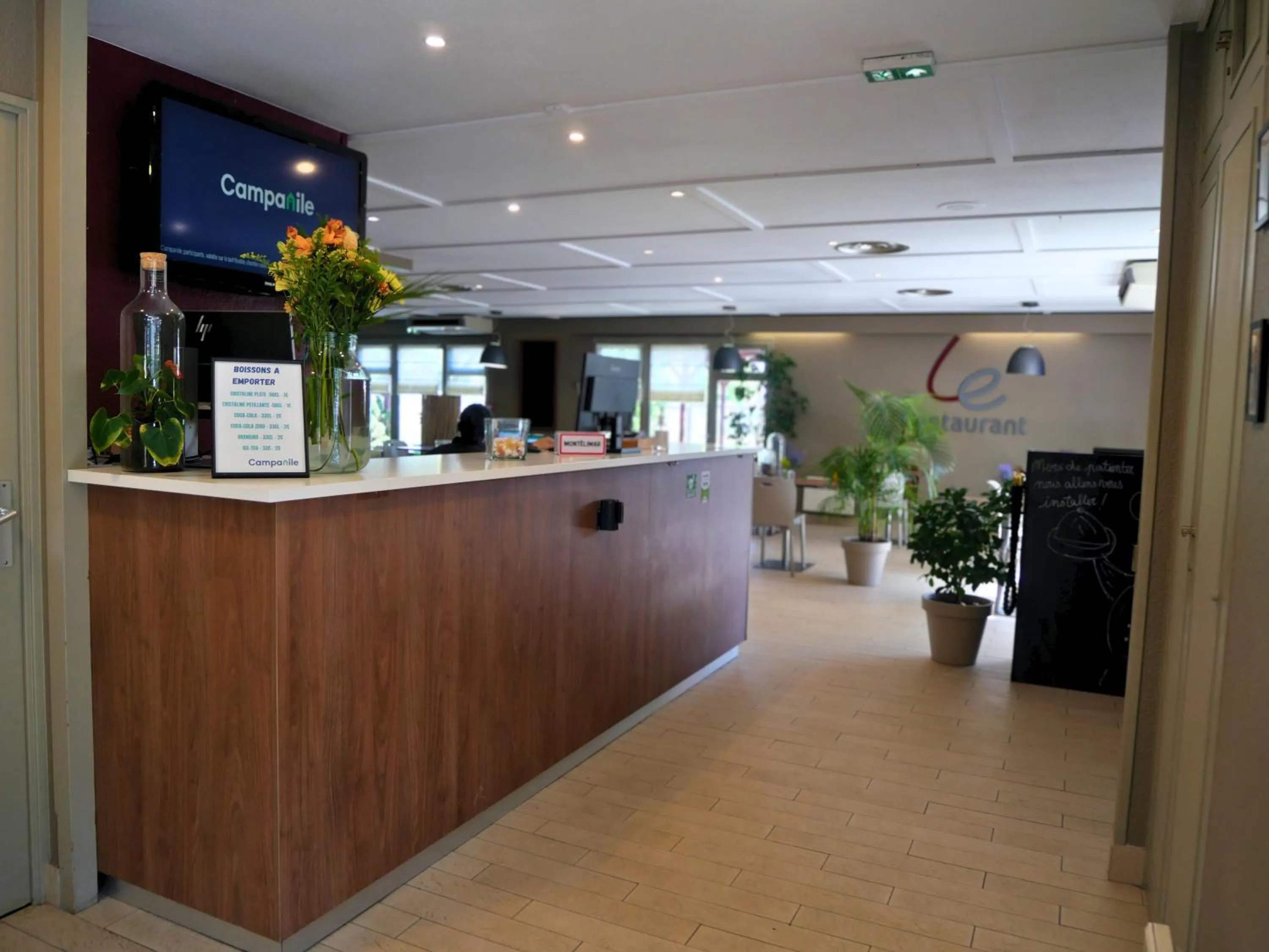 Lobby or reception in Campanile Montélimar Nord - A7 sortie 17