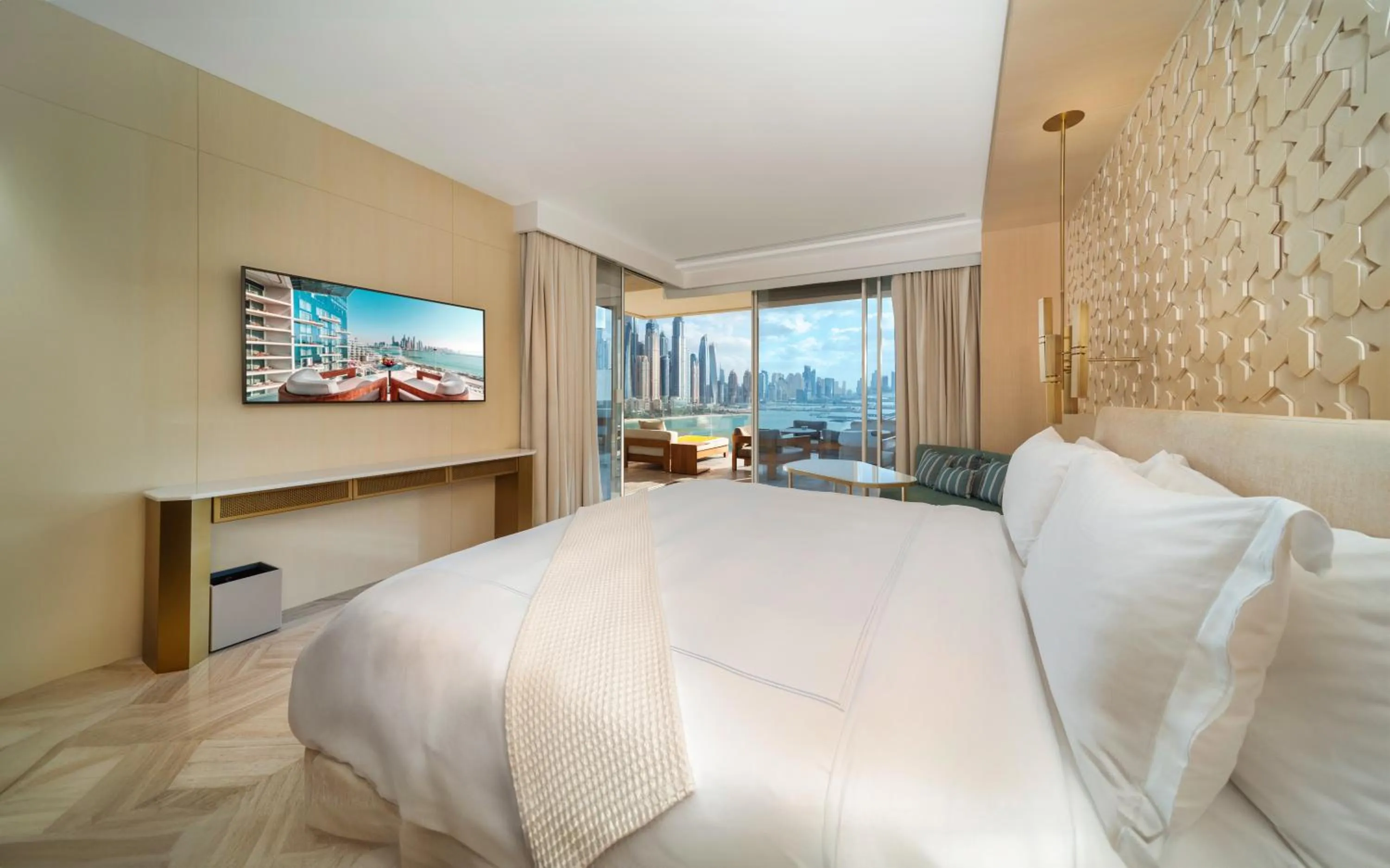 Bedroom, Bed in FIVE Palm Jumeirah Dubai