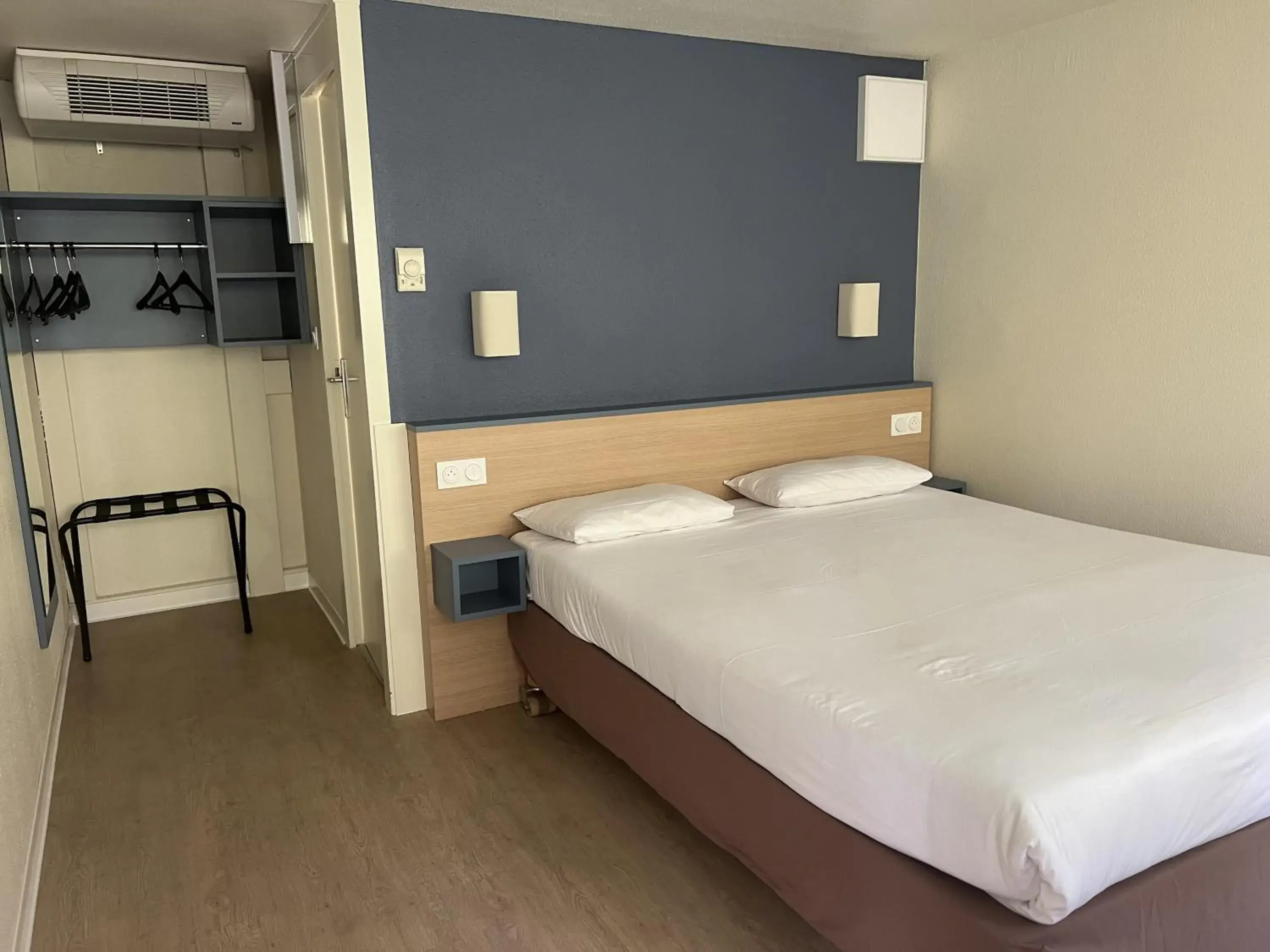 Double Room in Kyriad Direct Montpellier Saint Jean De Védas - La Peyrière Double Room in Kyriad Direct Montpellier Saint Jean De Védas - La Peyrière
