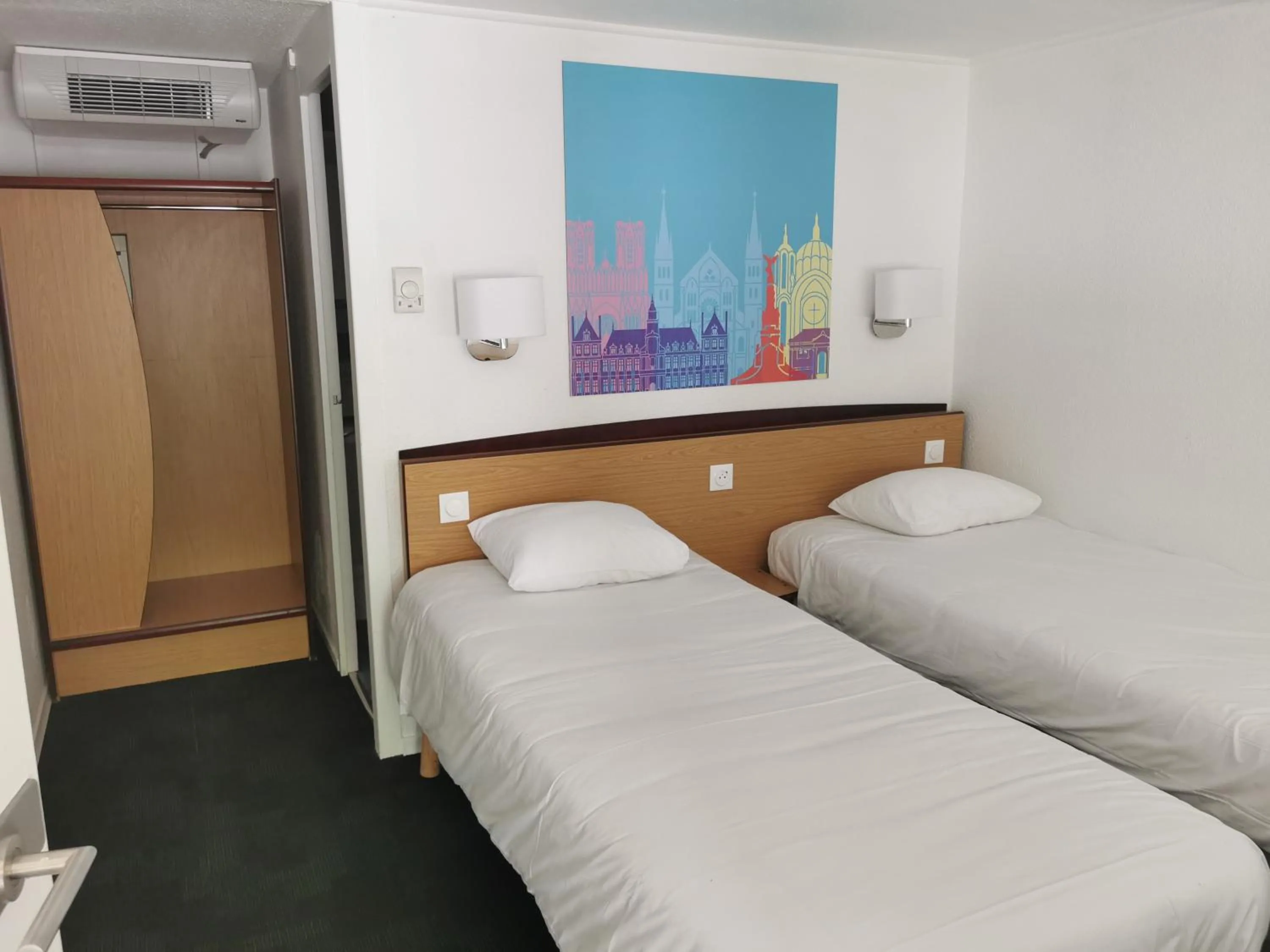 Photo of the whole room, Bed in Kyriad Direct Nancy Est - Essey