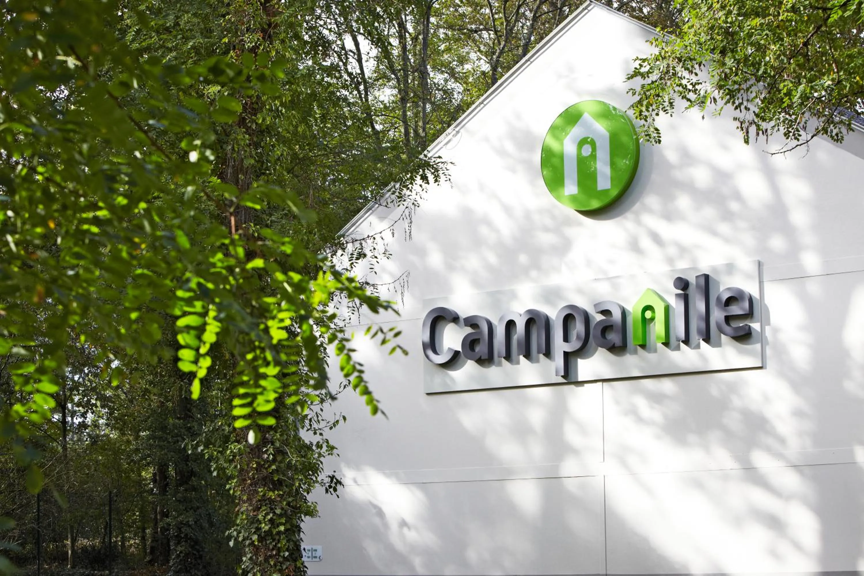 Facade/entrance in Campanile Orleans - La Source