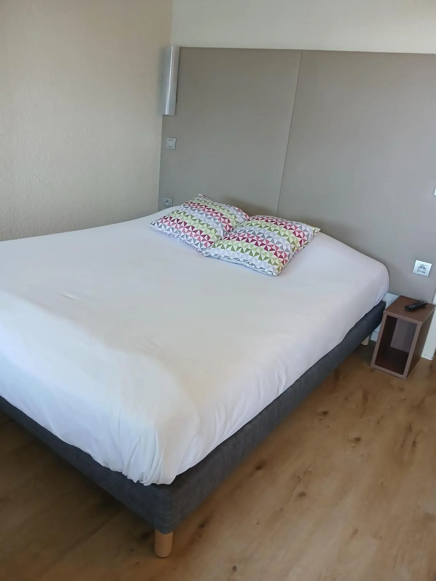 Bedroom, Bed in Campanile Orléans Ouest ~ La Chapelle-St-Mesmin