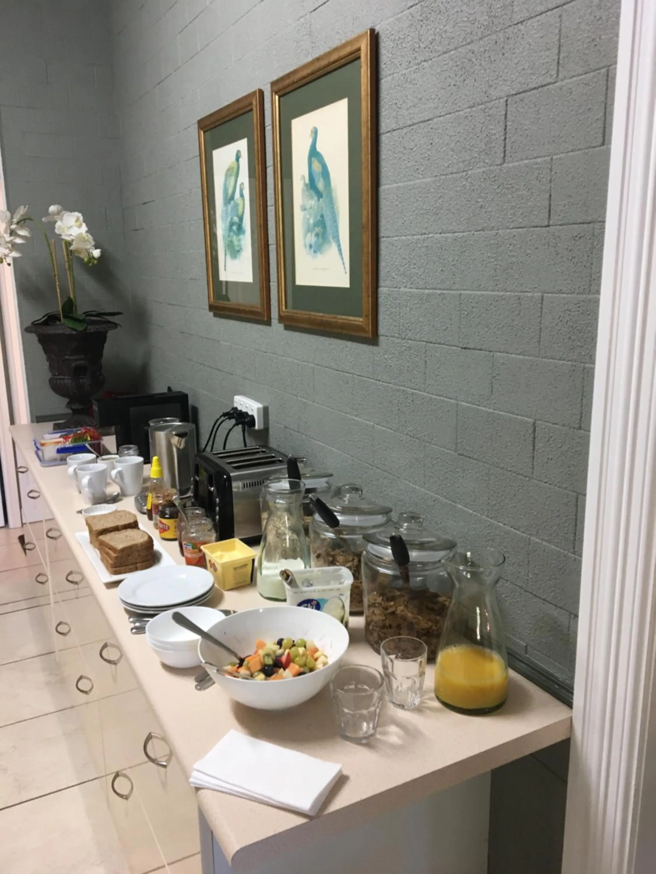 Continental breakfast in Brigham House