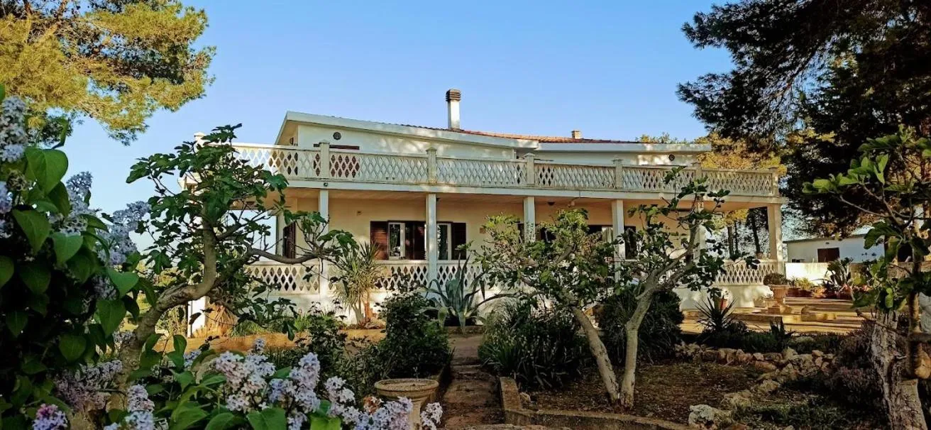 Property building in Villa 2 Fields